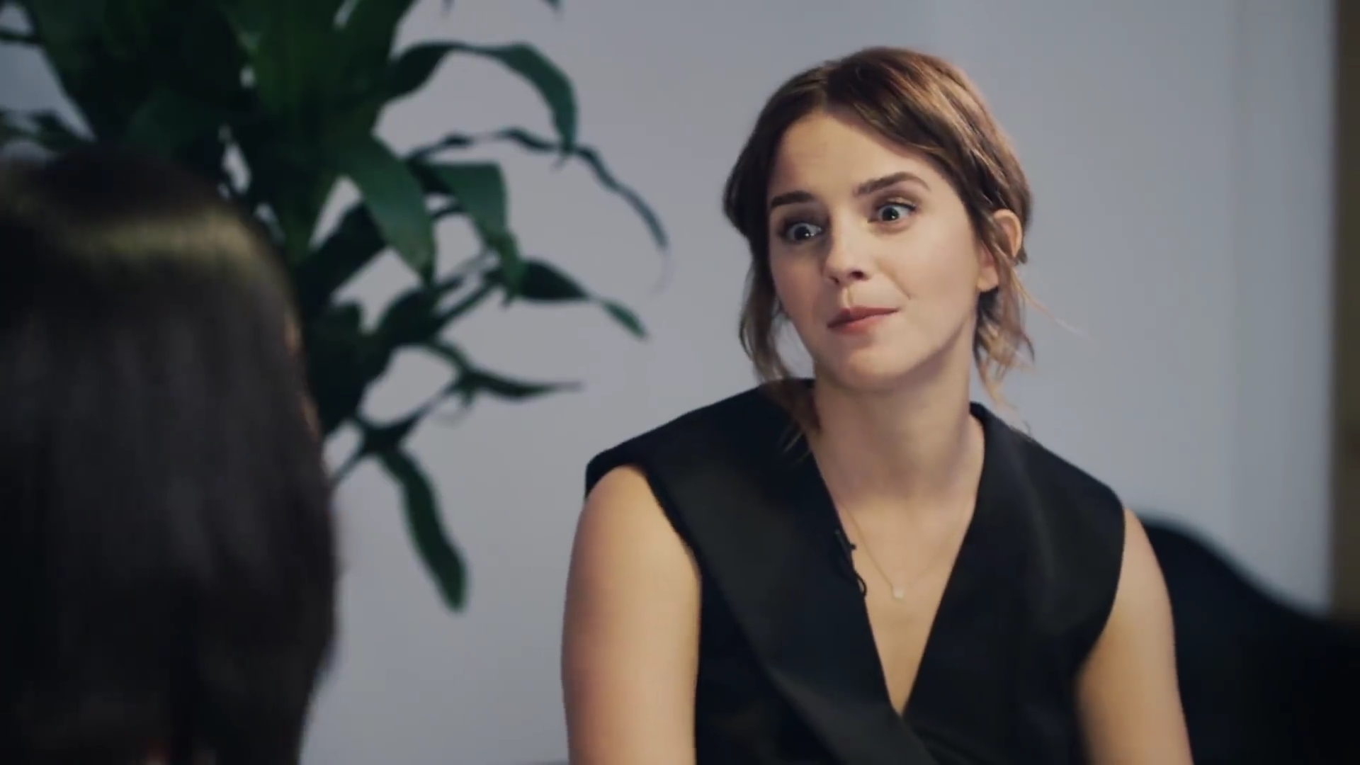 EmmaWatsonFan-dot-NL_2018OurSharedShelfWithRupiKaur0477.jpg