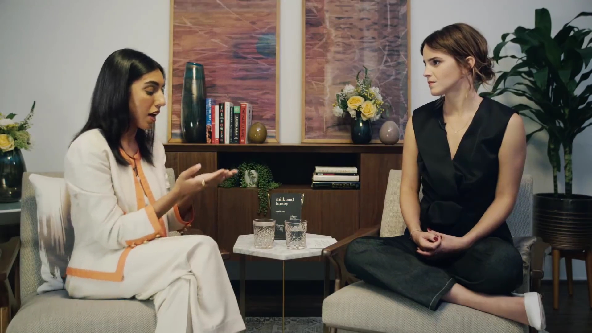 EmmaWatsonFan-dot-NL_2018OurSharedShelfWithRupiKaur0892.jpg EmmaWatsonFan-dot-NL_2018OurSharedShelfWithRupiKaur0892.jpg