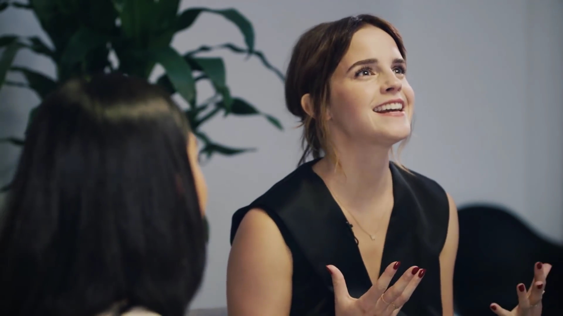 EmmaWatsonFan-dot-NL_2018OurSharedShelfWithRupiKaur1582.jpg EmmaWatsonFan-dot-NL_2018OurSharedShelfWithRupiKaur1582.jpg