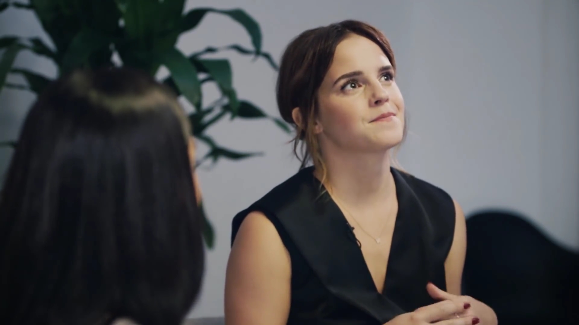 EmmaWatsonFan-dot-NL_2018OurSharedShelfWithRupiKaur1583.jpg EmmaWatsonFan-dot-NL_2018OurSharedShelfWithRupiKaur1583.jpg