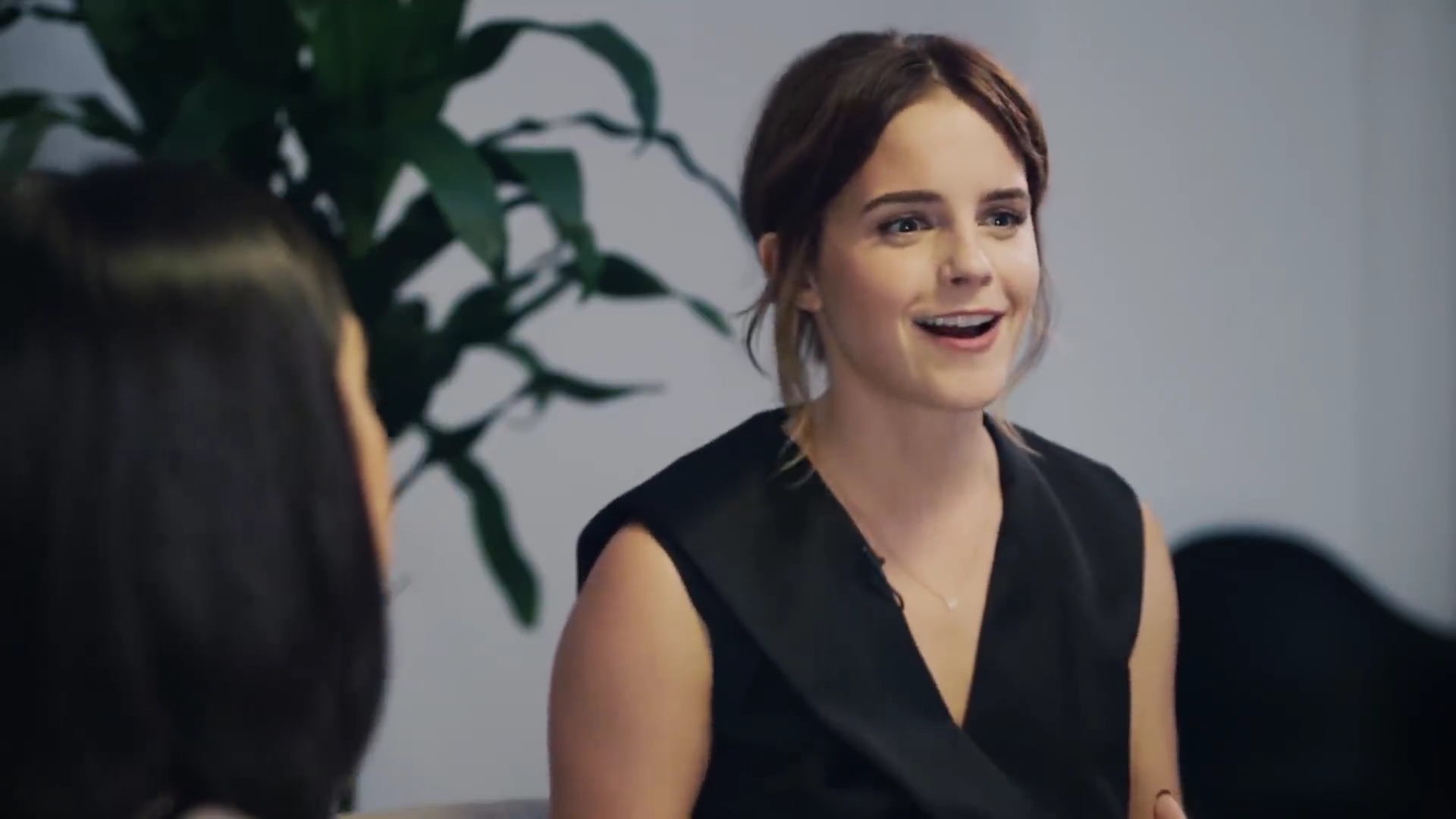 EmmaWatsonFan-dot-NL_2018OurSharedShelfWithRupiKaur1597.jpg EmmaWatsonFan-dot-NL_2018OurSharedShelfWithRupiKaur1597.jpg