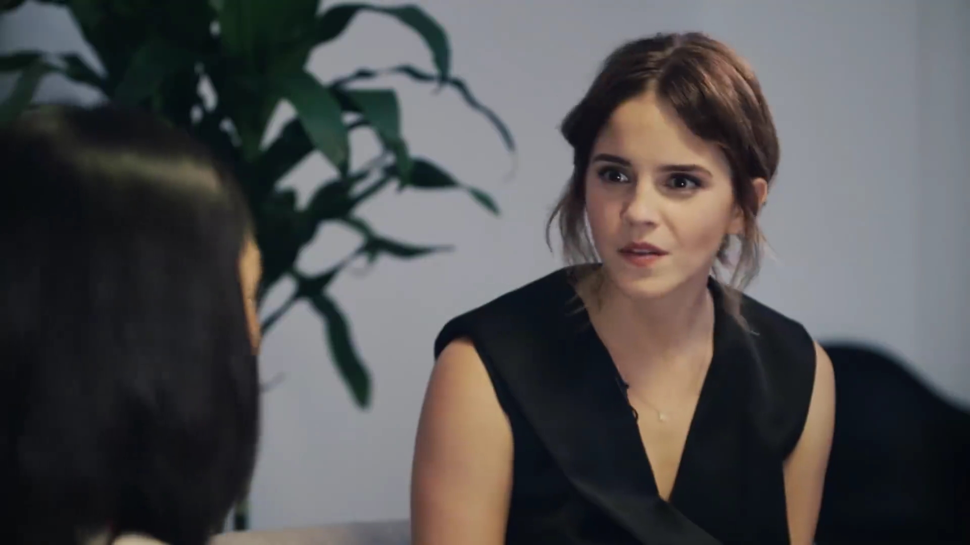 EmmaWatsonFan-dot-NL_2018OurSharedShelfWithRupiKaur1646.jpg EmmaWatsonFan-dot-NL_2018OurSharedShelfWithRupiKaur1646.jpg