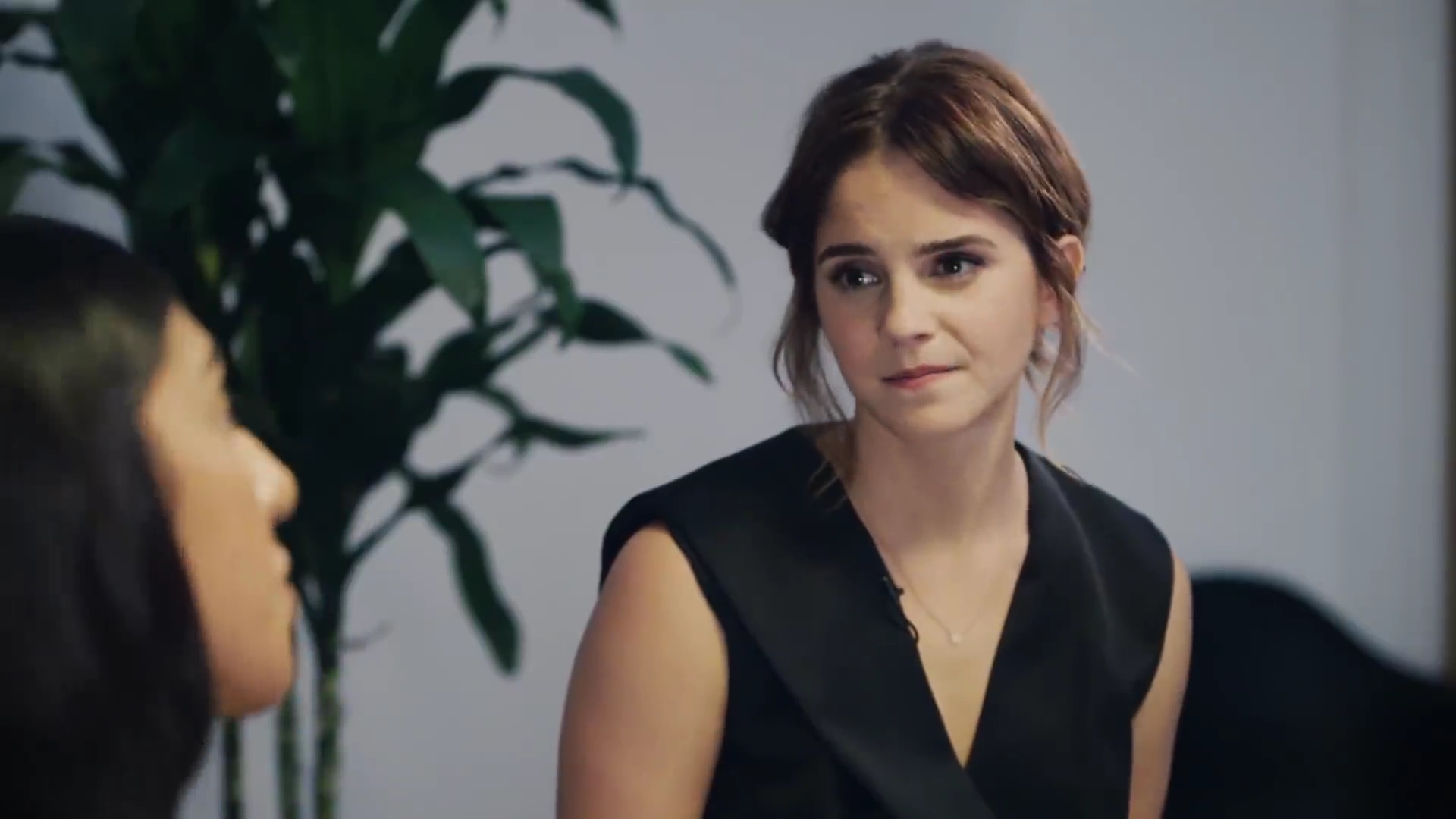 EmmaWatsonFan-dot-NL_2018OurSharedShelfWithRupiKaur1762.jpg EmmaWatsonFan-dot-NL_2018OurSharedShelfWithRupiKaur1762.jpg