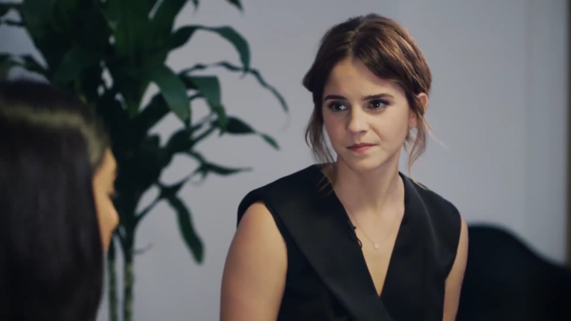 EmmaWatsonFan-dot-NL_2018OurSharedShelfWithRupiKaur1763.jpg EmmaWatsonFan-dot-NL_2018OurSharedShelfWithRupiKaur1763.jpg