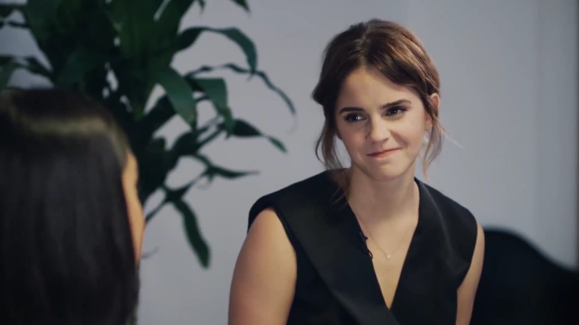 EmmaWatsonFan-dot-NL_2018OurSharedShelfWithRupiKaur1775.jpg EmmaWatsonFan-dot-NL_2018OurSharedShelfWithRupiKaur1775.jpg