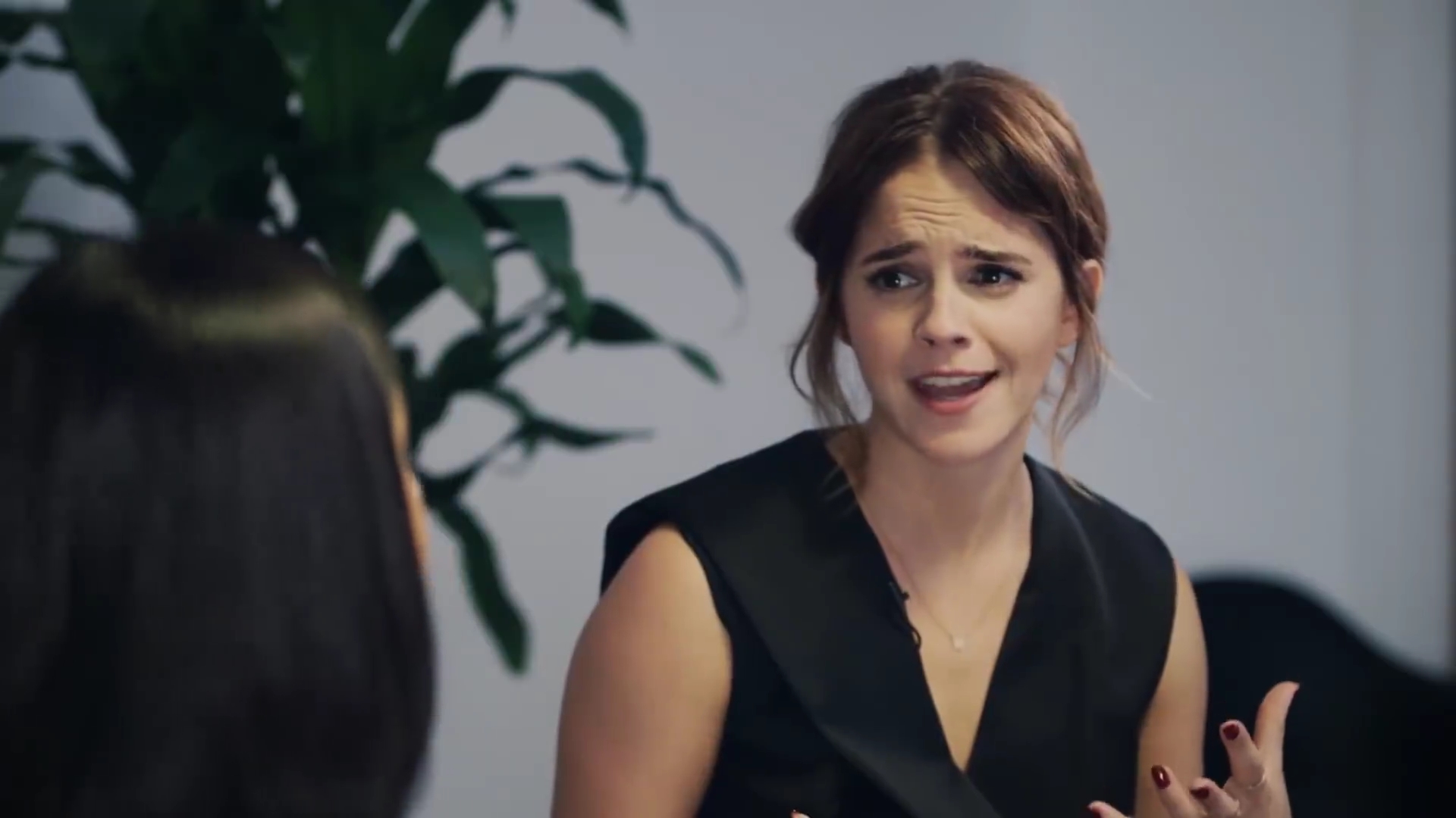 EmmaWatsonFan-dot-NL_2018OurSharedShelfWithRupiKaur1800.jpg EmmaWatsonFan-dot-NL_2018OurSharedShelfWithRupiKaur1800.jpg