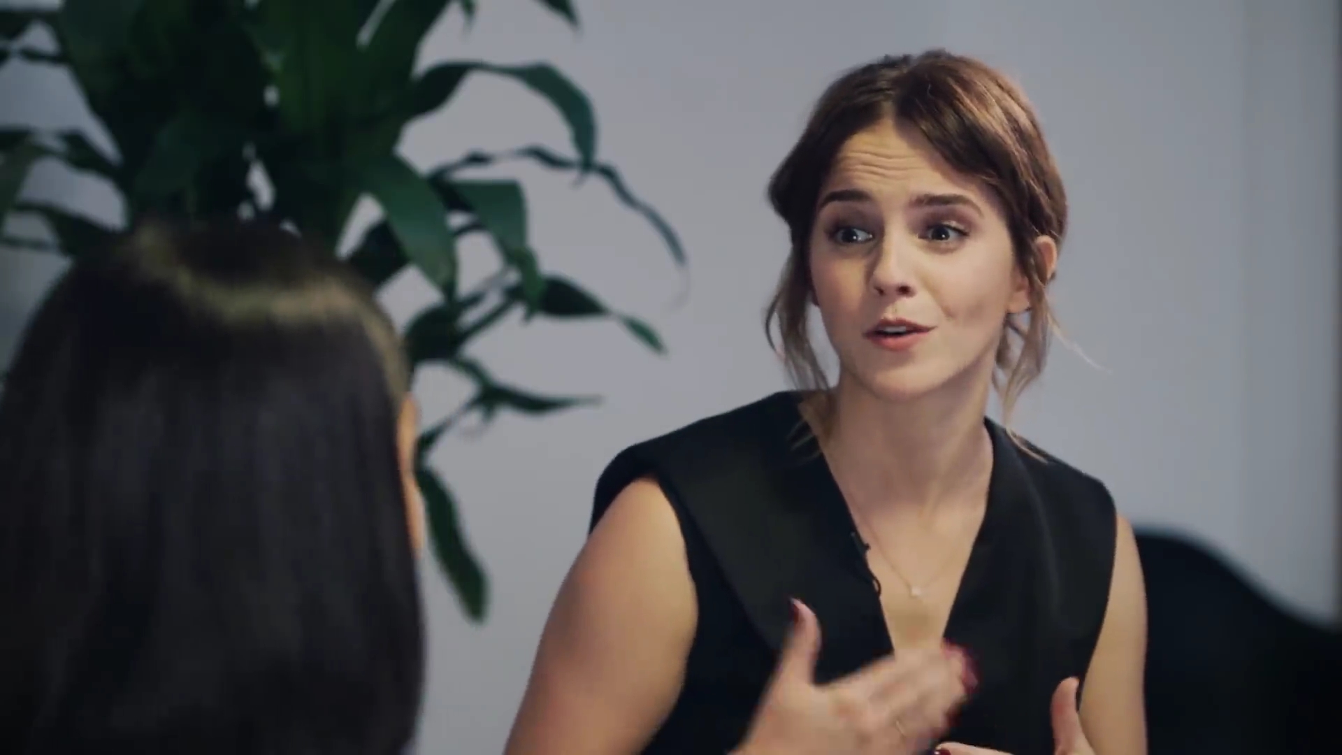 EmmaWatsonFan-dot-NL_2018OurSharedShelfWithRupiKaur1807.jpg EmmaWatsonFan-dot-NL_2018OurSharedShelfWithRupiKaur1807.jpg