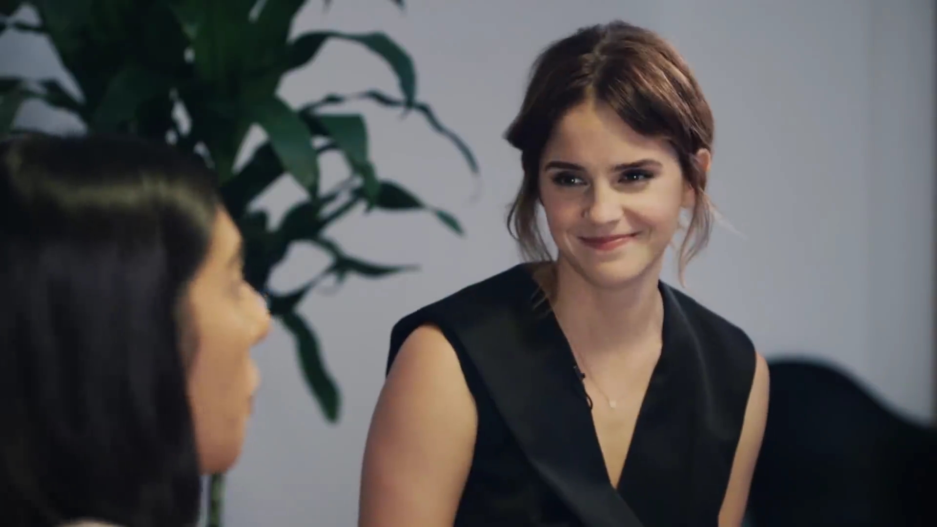 EmmaWatsonFan-dot-NL_2018OurSharedShelfWithRupiKaur1815.jpg EmmaWatsonFan-dot-NL_2018OurSharedShelfWithRupiKaur1815.jpg