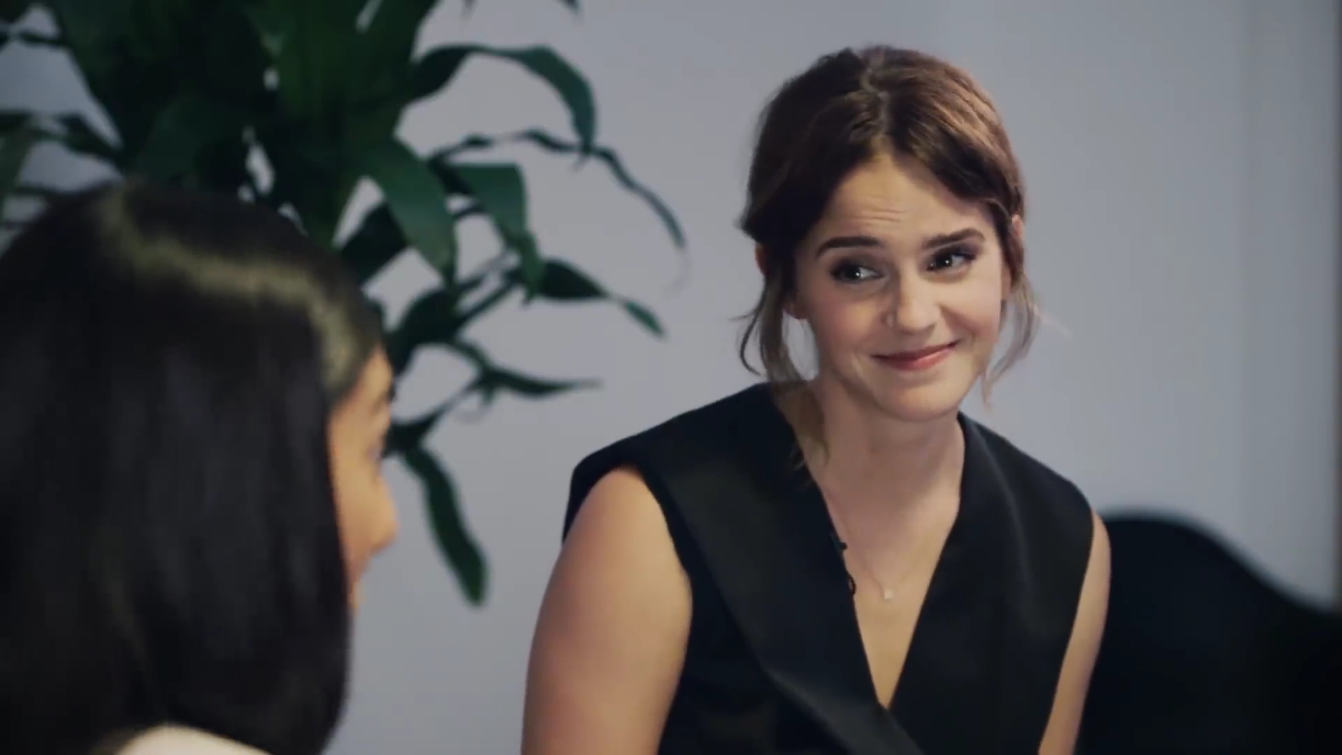 EmmaWatsonFan-dot-NL_2018OurSharedShelfWithRupiKaur1816.jpg EmmaWatsonFan-dot-NL_2018OurSharedShelfWithRupiKaur1816.jpg