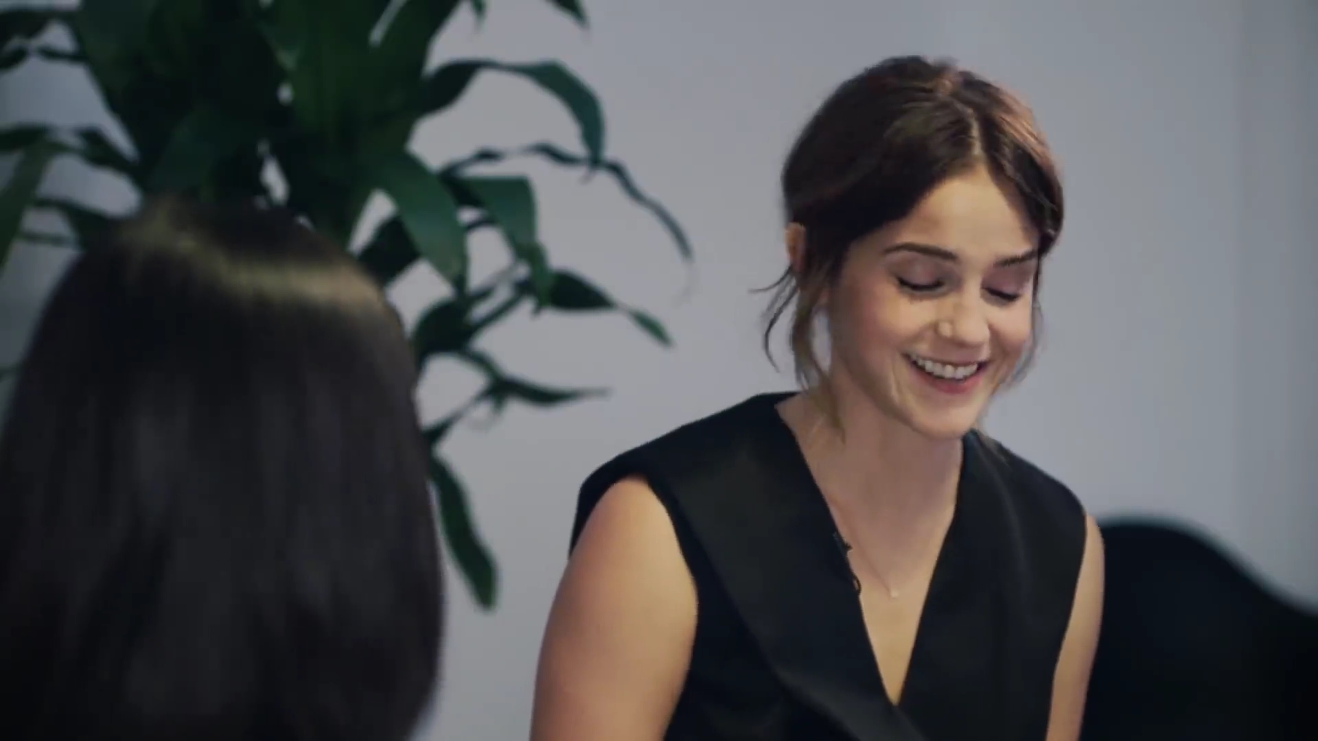 EmmaWatsonFan-dot-NL_2018OurSharedShelfWithRupiKaur1885.jpg EmmaWatsonFan-dot-NL_2018OurSharedShelfWithRupiKaur1885.jpg