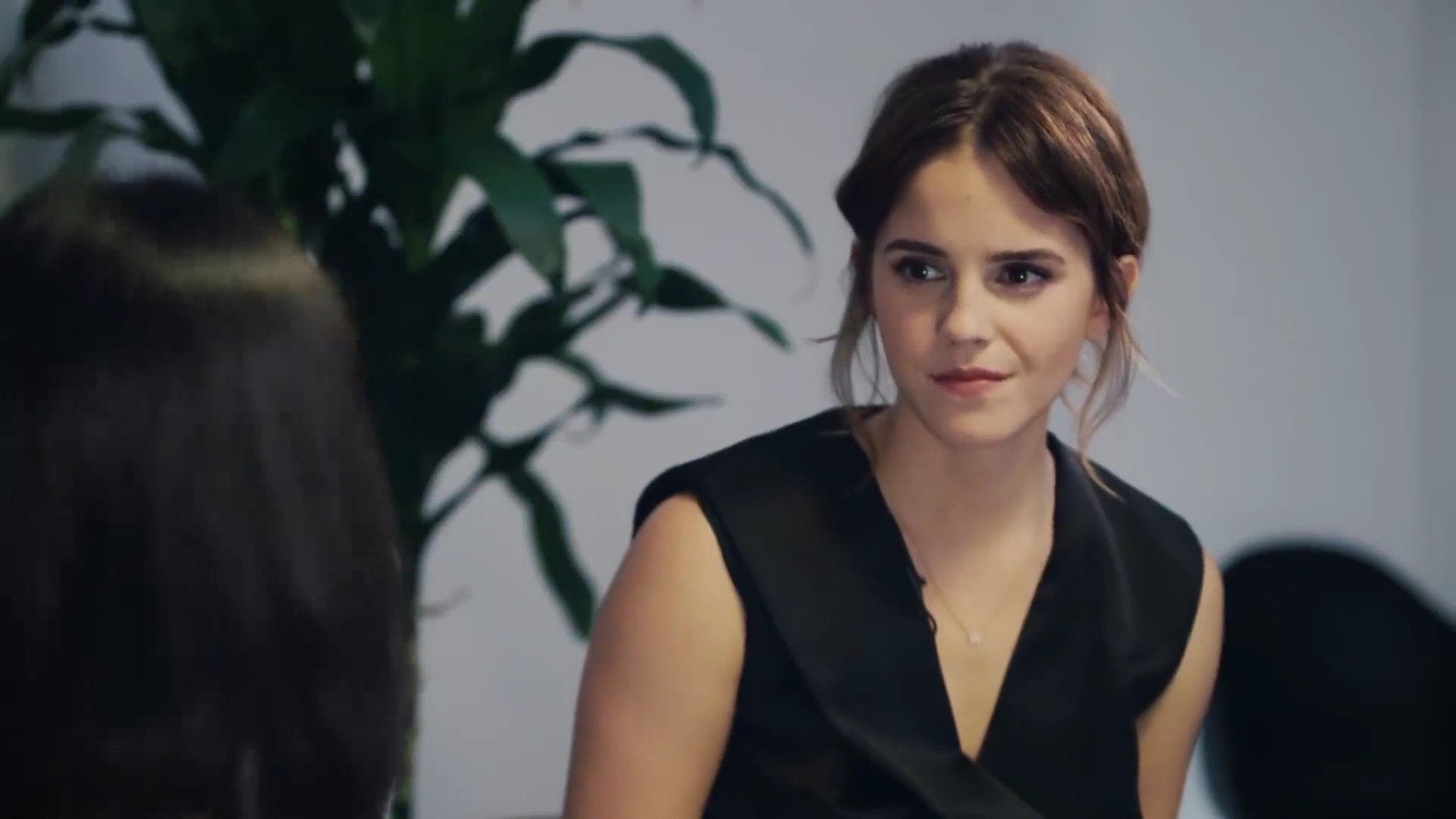 EmmaWatsonFan-dot-NL_2018OurSharedShelfWithRupiKaur1939.jpg EmmaWatsonFan-dot-NL_2018OurSharedShelfWithRupiKaur1939.jpg