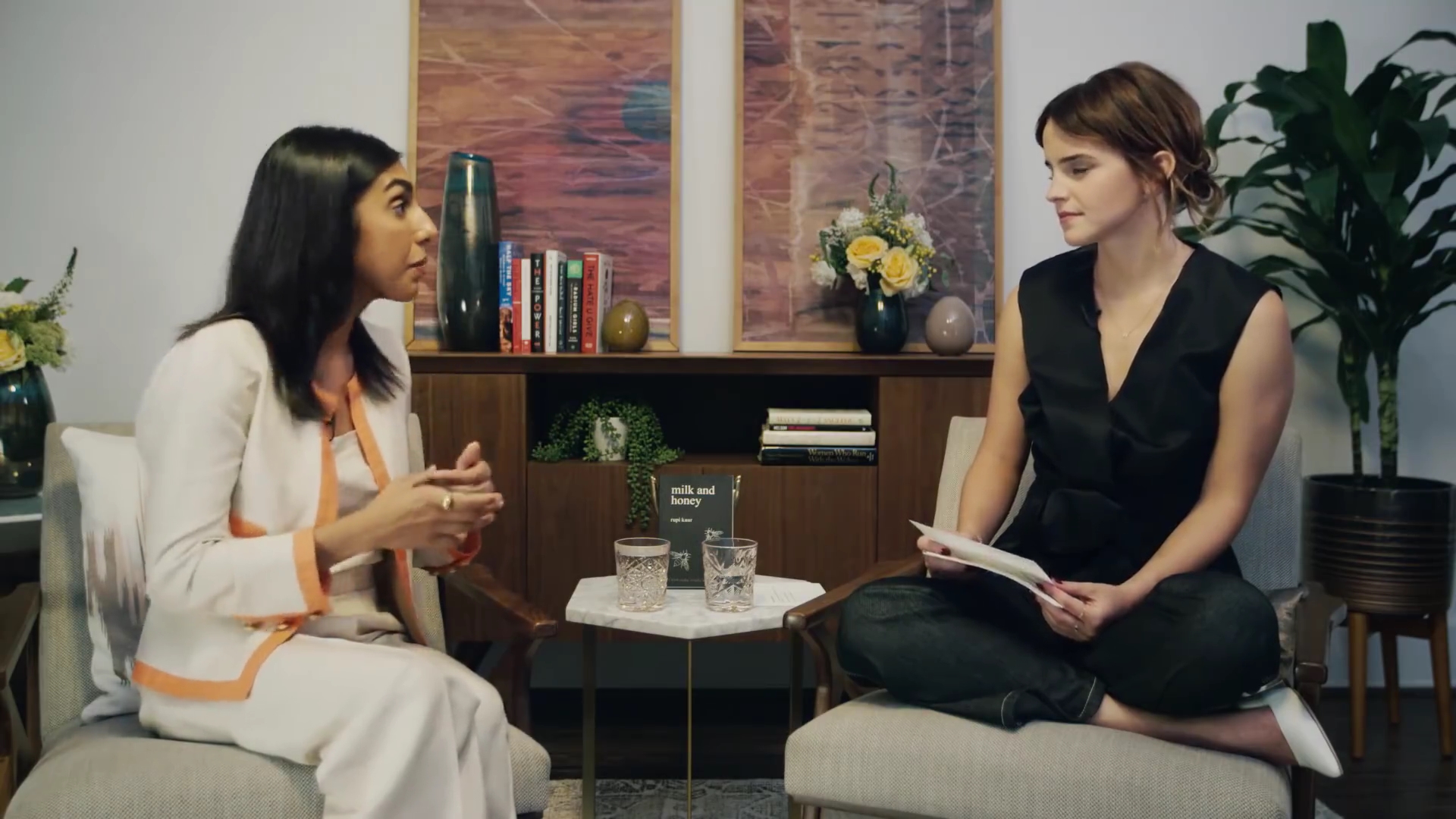 EmmaWatsonFan-dot-NL_2018OurSharedShelfWithRupiKaur1965.jpg EmmaWatsonFan-dot-NL_2018OurSharedShelfWithRupiKaur1965.jpg