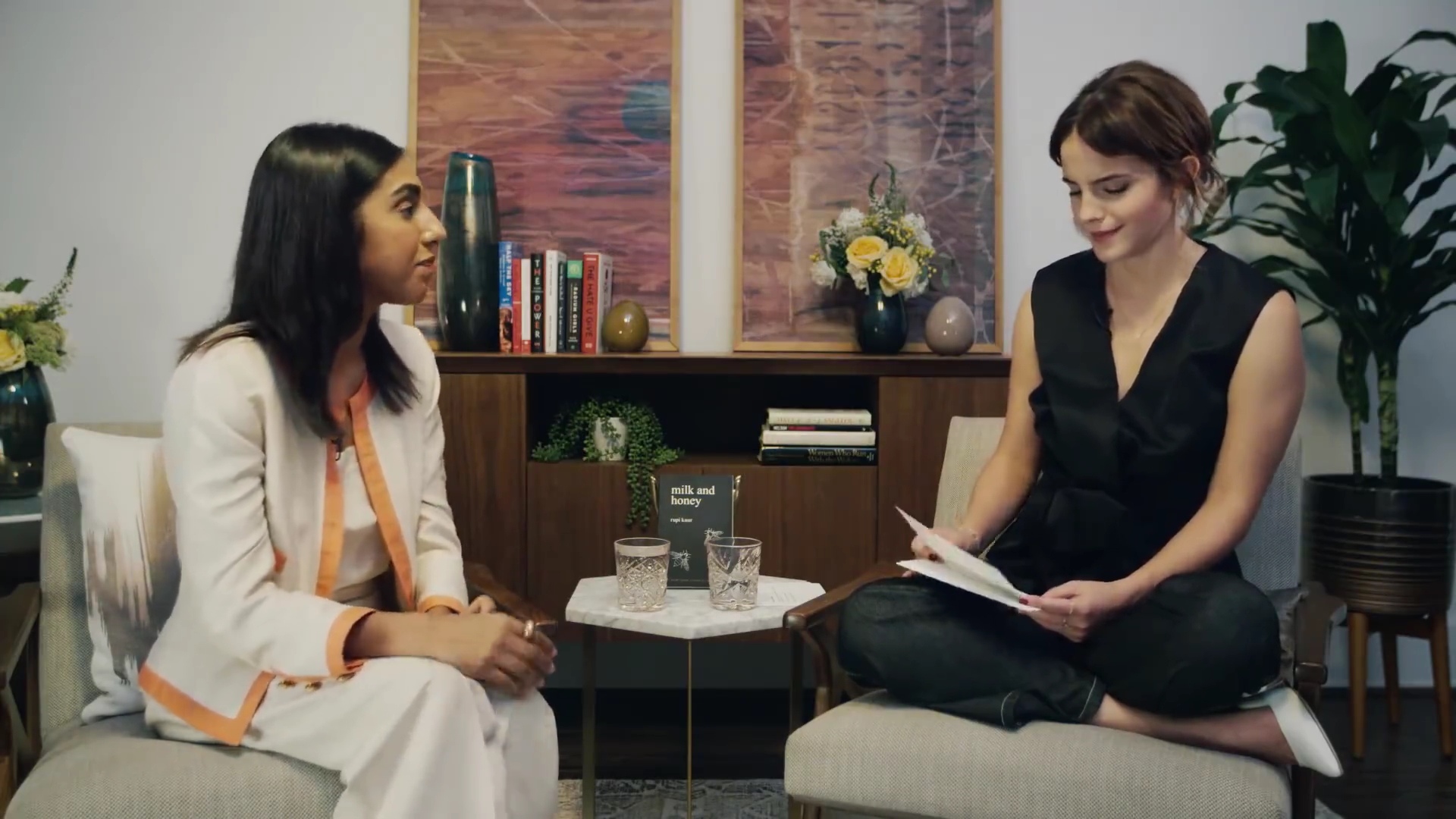 EmmaWatsonFan-dot-NL_2018OurSharedShelfWithRupiKaur2018.jpg EmmaWatsonFan-dot-NL_2018OurSharedShelfWithRupiKaur2018.jpg