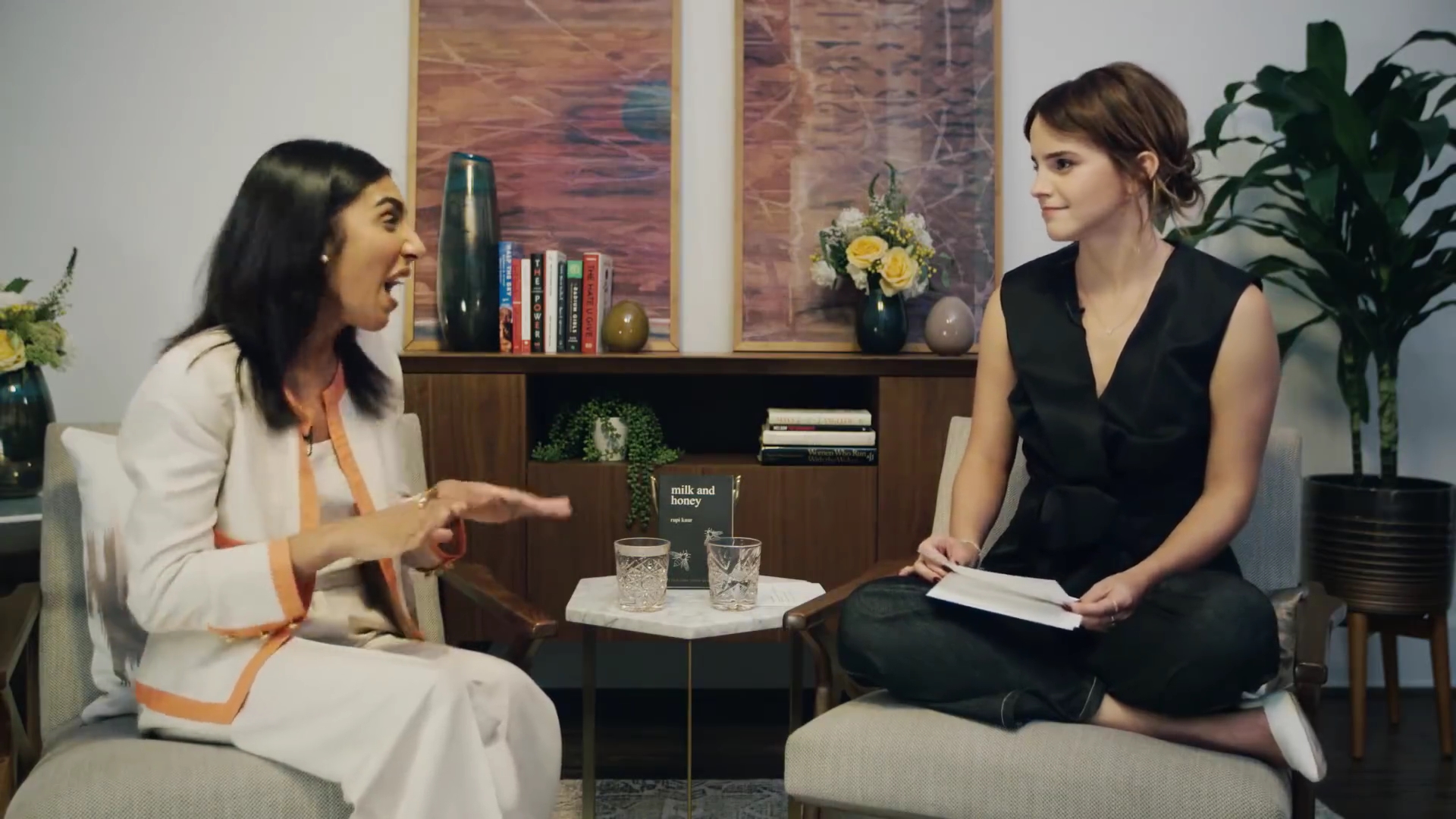 EmmaWatsonFan-dot-NL_2018OurSharedShelfWithRupiKaur2076.jpg EmmaWatsonFan-dot-NL_2018OurSharedShelfWithRupiKaur2076.jpg