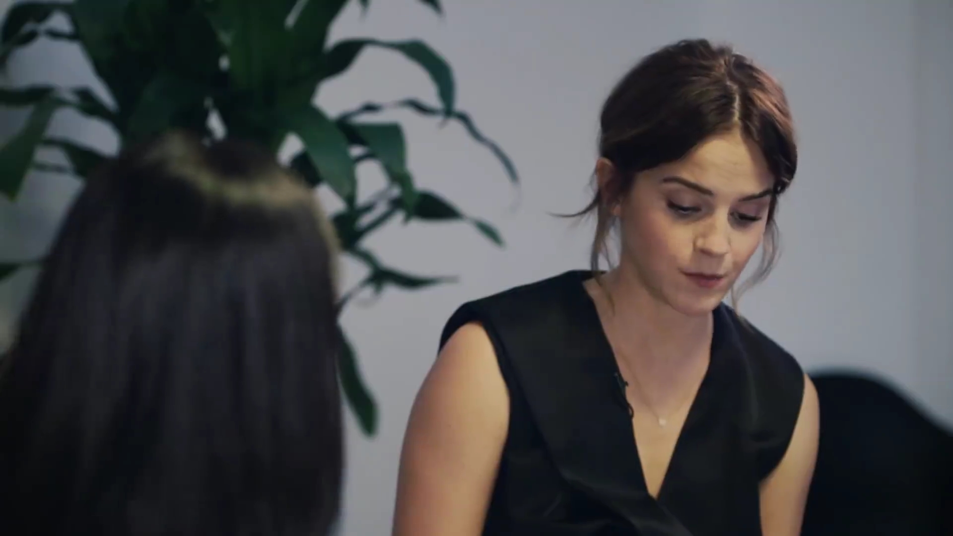 EmmaWatsonFan-dot-NL_2018OurSharedShelfWithRupiKaur2157.jpg EmmaWatsonFan-dot-NL_2018OurSharedShelfWithRupiKaur2157.jpg