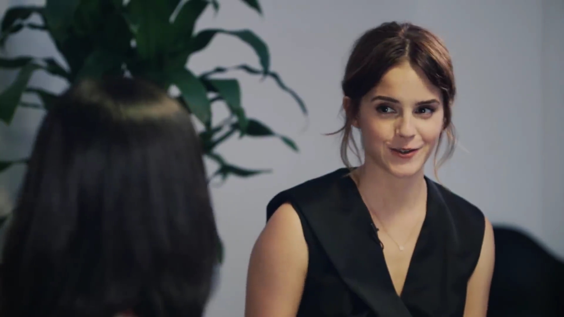 EmmaWatsonFan-dot-NL_2018OurSharedShelfWithRupiKaur2359.jpg EmmaWatsonFan-dot-NL_2018OurSharedShelfWithRupiKaur2359.jpg