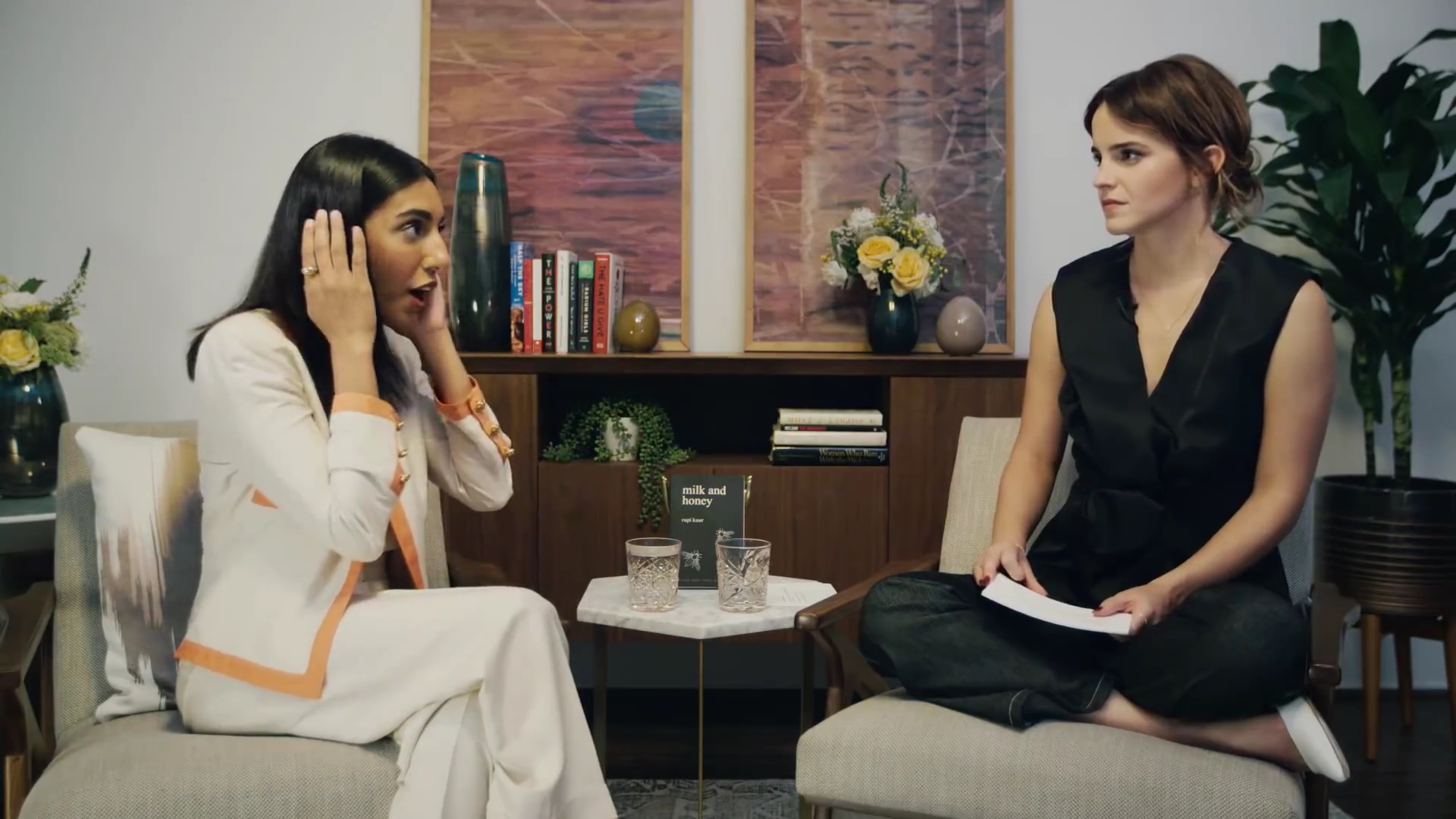 EmmaWatsonFan-dot-NL_2018OurSharedShelfWithRupiKaur2567.jpg EmmaWatsonFan-dot-NL_2018OurSharedShelfWithRupiKaur2567.jpg