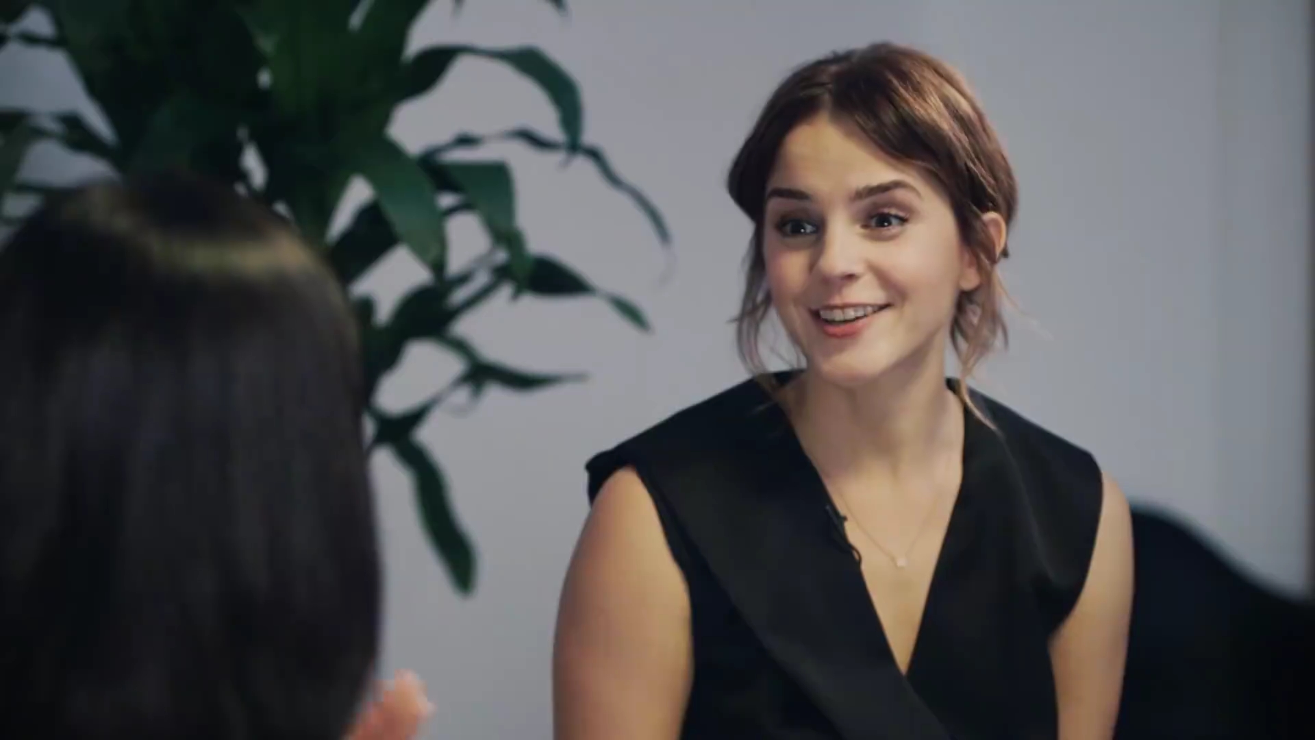 EmmaWatsonFan-dot-NL_2018OurSharedShelfWithRupiKaur2783.jpg EmmaWatsonFan-dot-NL_2018OurSharedShelfWithRupiKaur2783.jpg