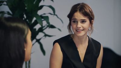 EmmaWatsonFan-dot-NL_2018OurSharedShelfWithRupiKaur0076.jpg