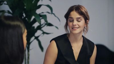 EmmaWatsonFan-dot-NL_2018OurSharedShelfWithRupiKaur1330.jpg