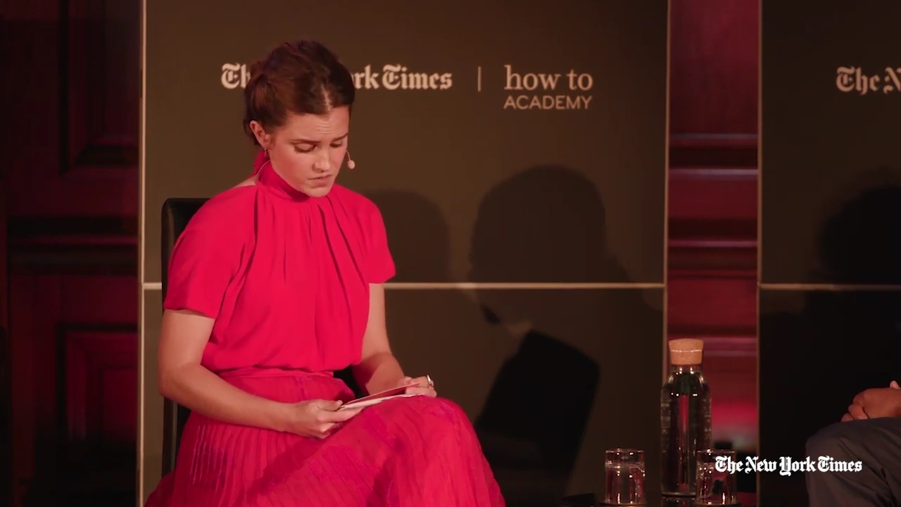 EmmaWatsonFan-dot-nl_2019HowToAcademy04174.jpg