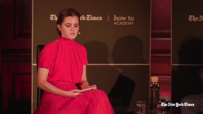 EmmaWatsonFan-dot-nl_2019HowToAcademy04141.jpg