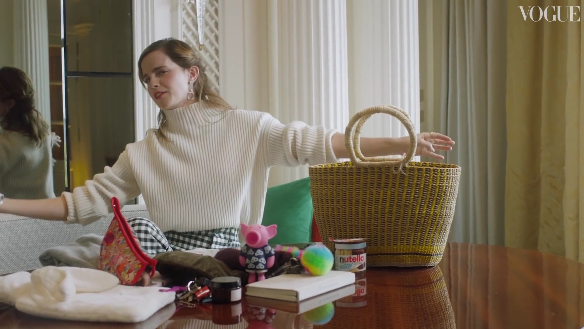 EmmaWatsonFan-dot-nl_2019Vogue-InTheBag0181.jpg