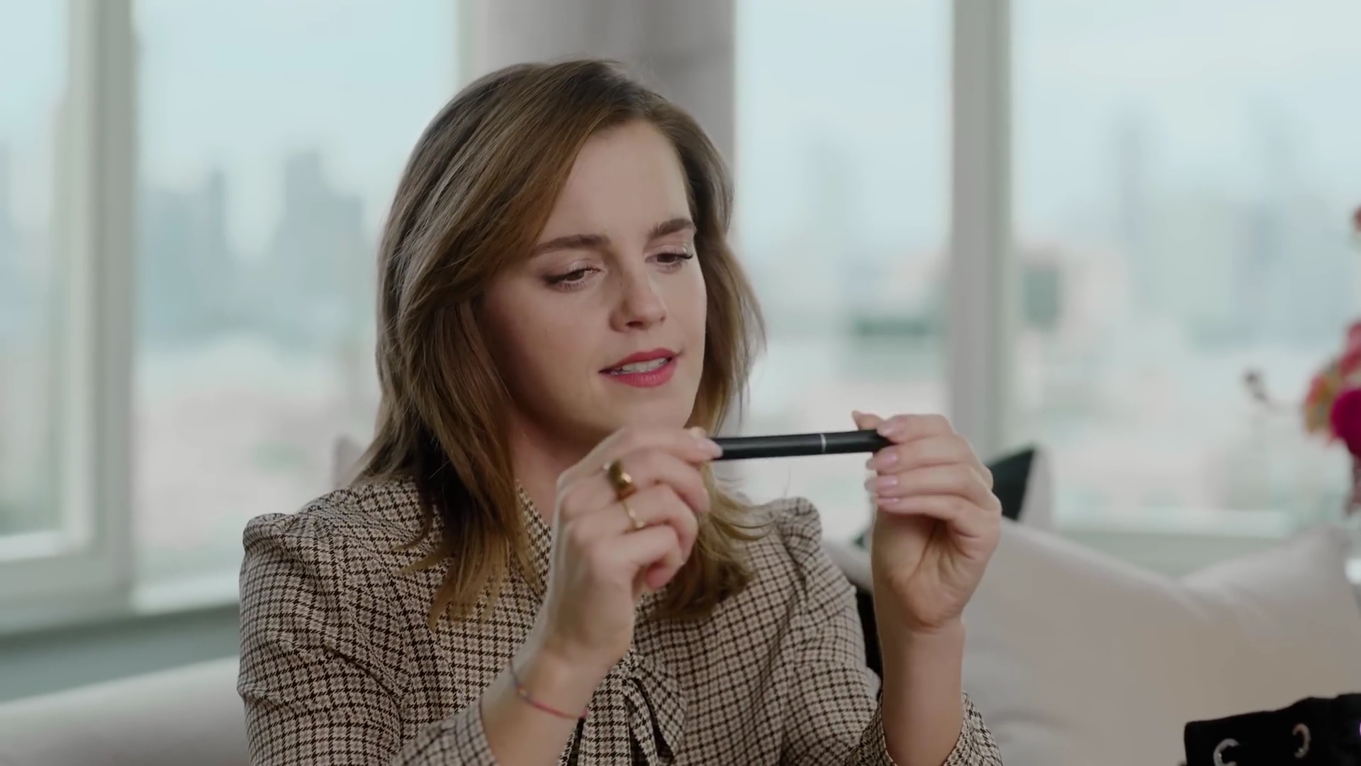 EmmaWatsonFan-dot-nl-2023Vouge-InsideEmmasPradaBackpack0140.jpg EmmaWatsonFan-dot-nl-2023Vouge-InsideEmmasPradaBackpack0140.jpg