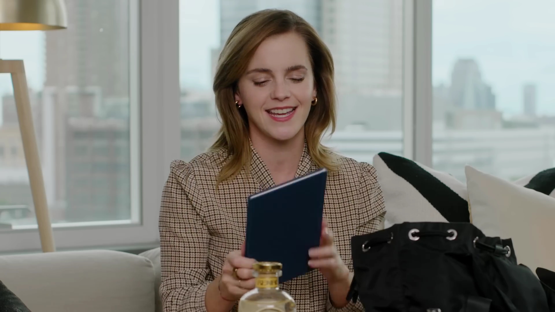 EmmaWatsonFan-dot-nl-2023Vouge-InsideEmmasPradaBackpack0230.jpg EmmaWatsonFan-dot-nl-2023Vouge-InsideEmmasPradaBackpack0230.jpg