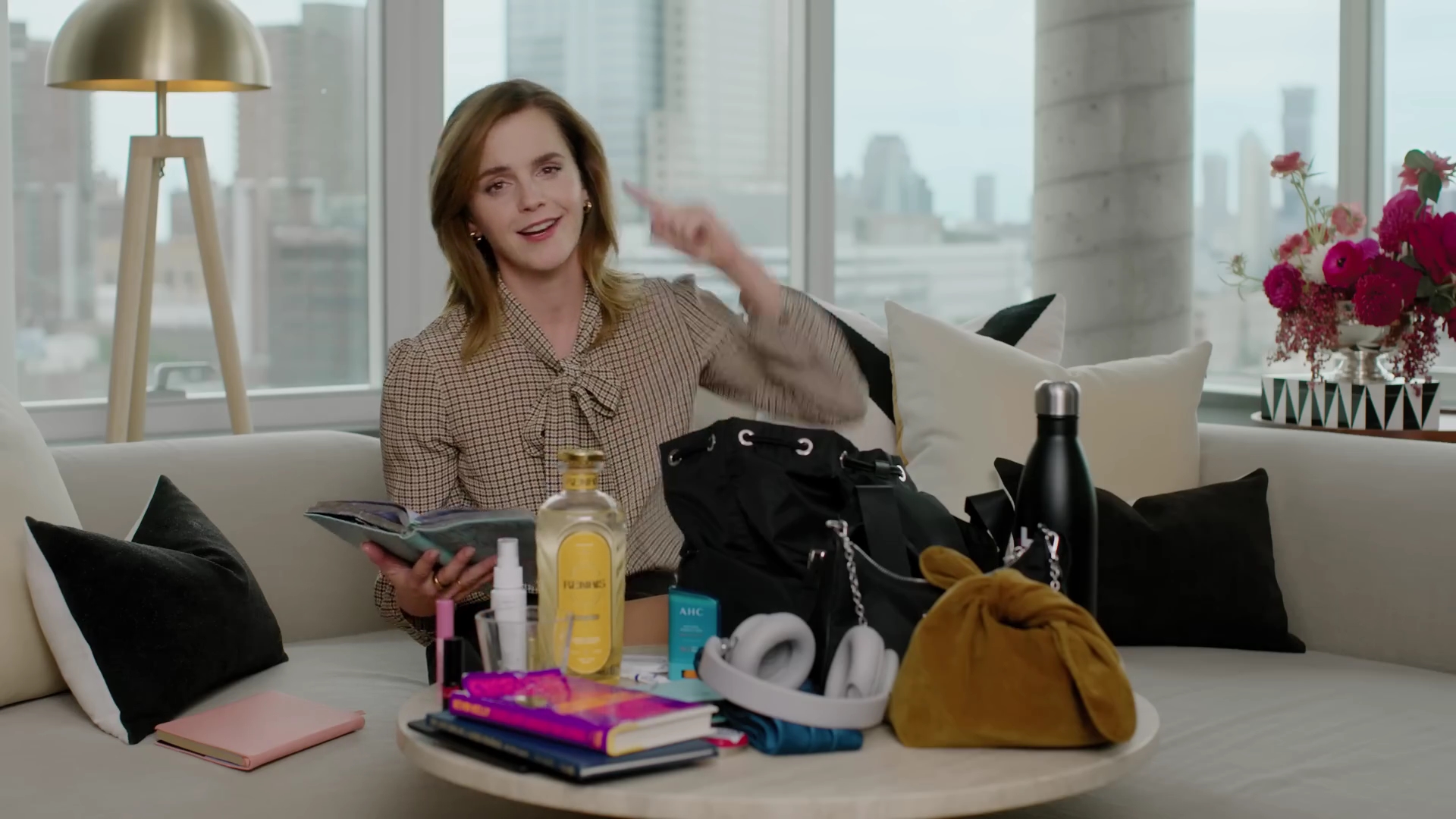 EmmaWatsonFan-dot-nl-2023Vouge-InsideEmmasPradaBackpack0302.jpg EmmaWatsonFan-dot-nl-2023Vouge-InsideEmmasPradaBackpack0302.jpg