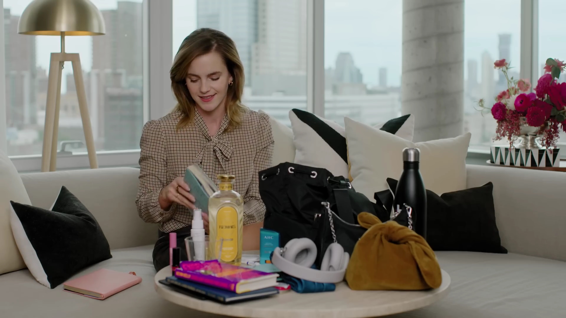 EmmaWatsonFan-dot-nl-2023Vouge-InsideEmmasPradaBackpack0316.jpg EmmaWatsonFan-dot-nl-2023Vouge-InsideEmmasPradaBackpack0316.jpg