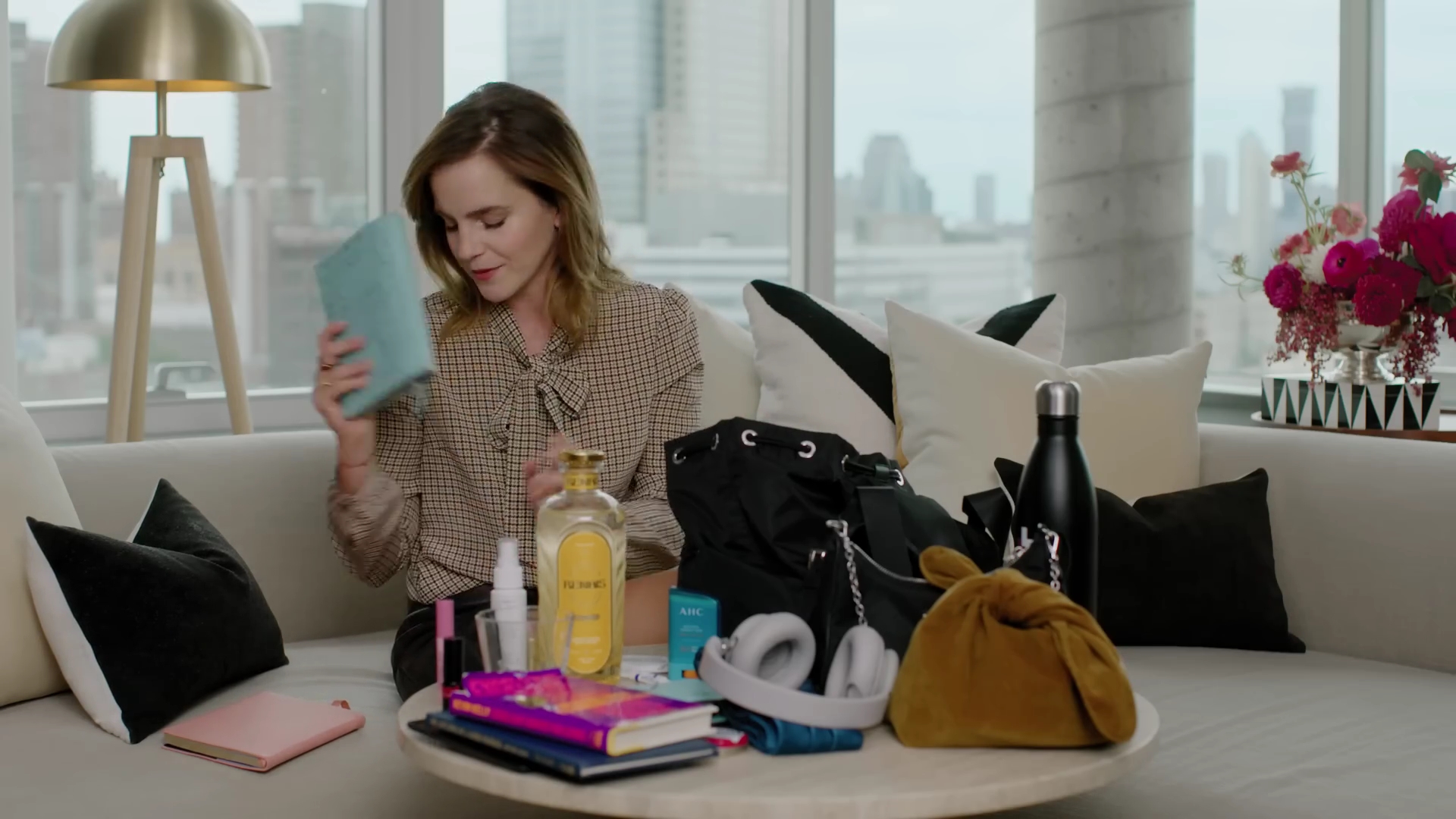 EmmaWatsonFan-dot-nl-2023Vouge-InsideEmmasPradaBackpack0317.jpg EmmaWatsonFan-dot-nl-2023Vouge-InsideEmmasPradaBackpack0317.jpg