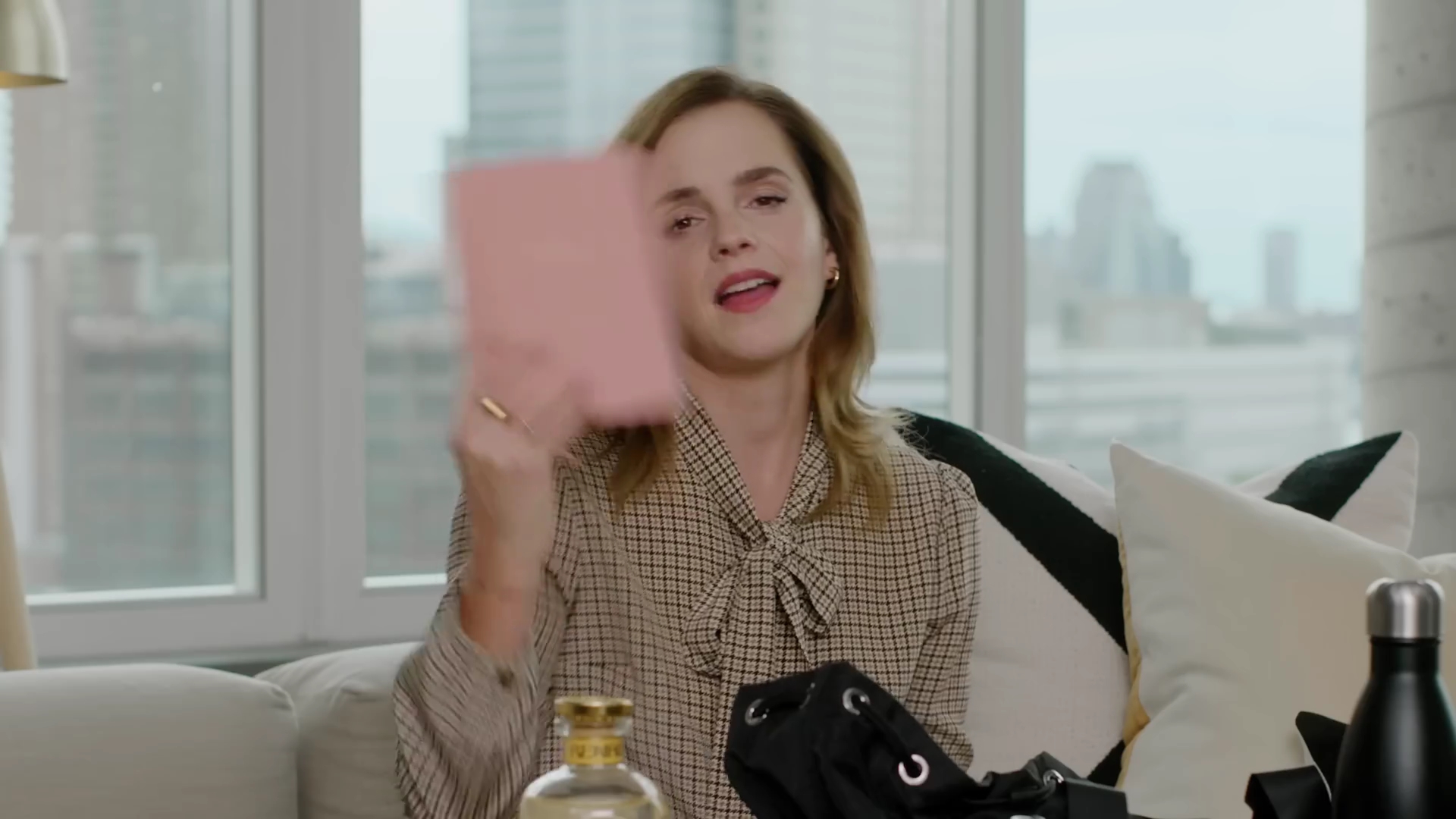 EmmaWatsonFan-dot-nl-2023Vouge-InsideEmmasPradaBackpack0318.jpg EmmaWatsonFan-dot-nl-2023Vouge-InsideEmmasPradaBackpack0318.jpg