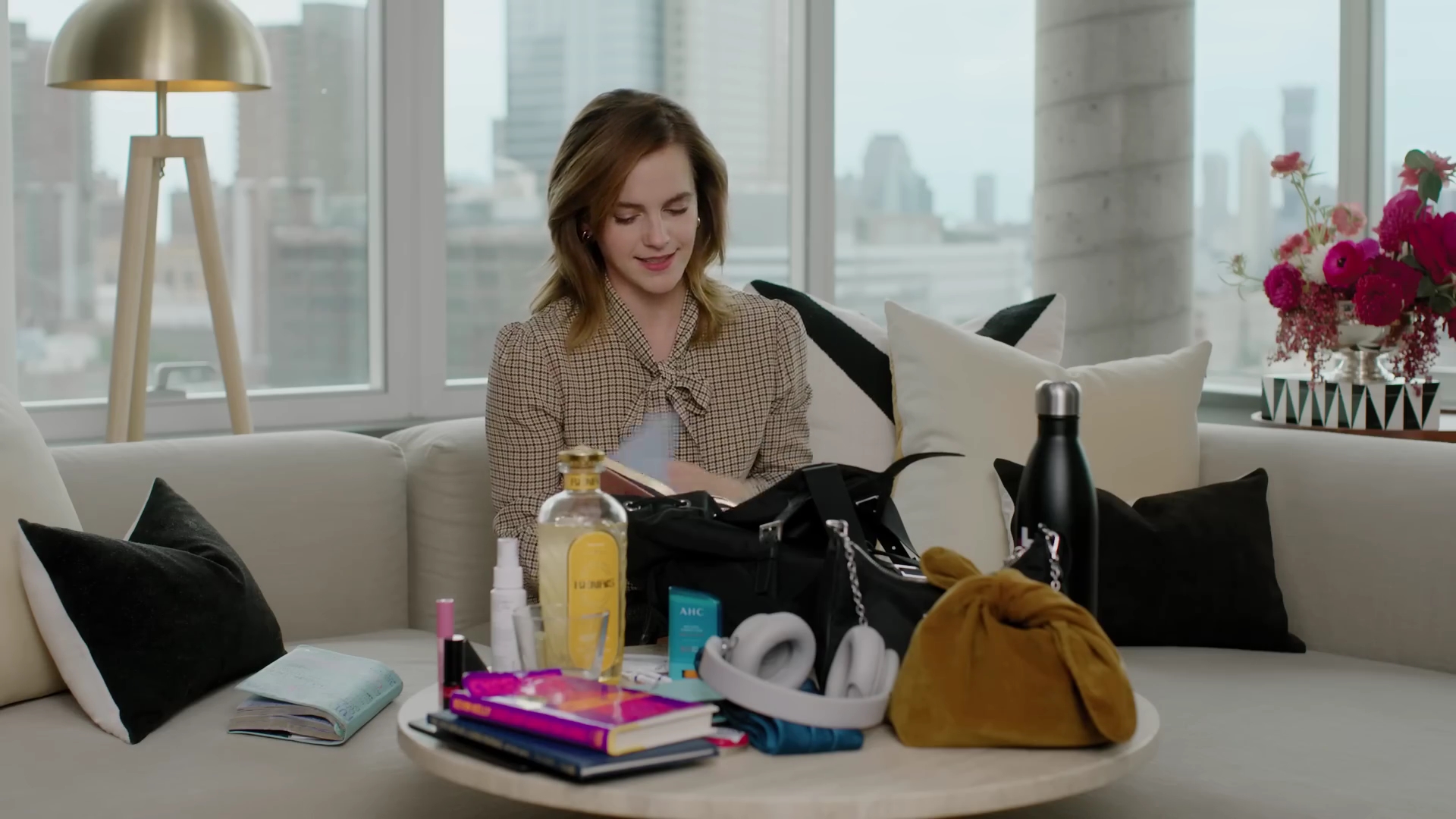 EmmaWatsonFan-dot-nl-2023Vouge-InsideEmmasPradaBackpack0328.jpg EmmaWatsonFan-dot-nl-2023Vouge-InsideEmmasPradaBackpack0328.jpg