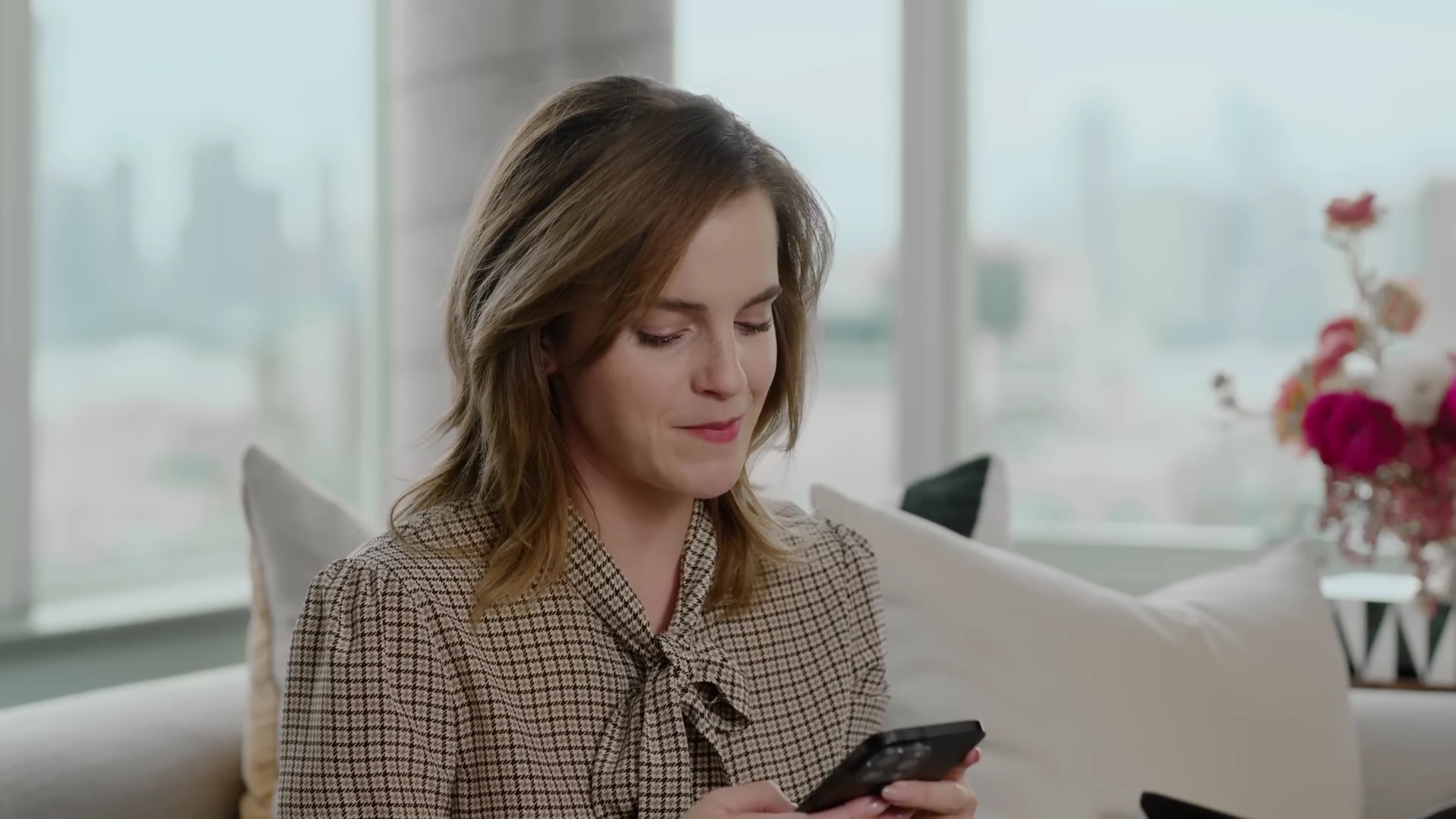 EmmaWatsonFan-dot-nl-2023Vouge-InsideEmmasPradaBackpack0400.jpg EmmaWatsonFan-dot-nl-2023Vouge-InsideEmmasPradaBackpack0400.jpg