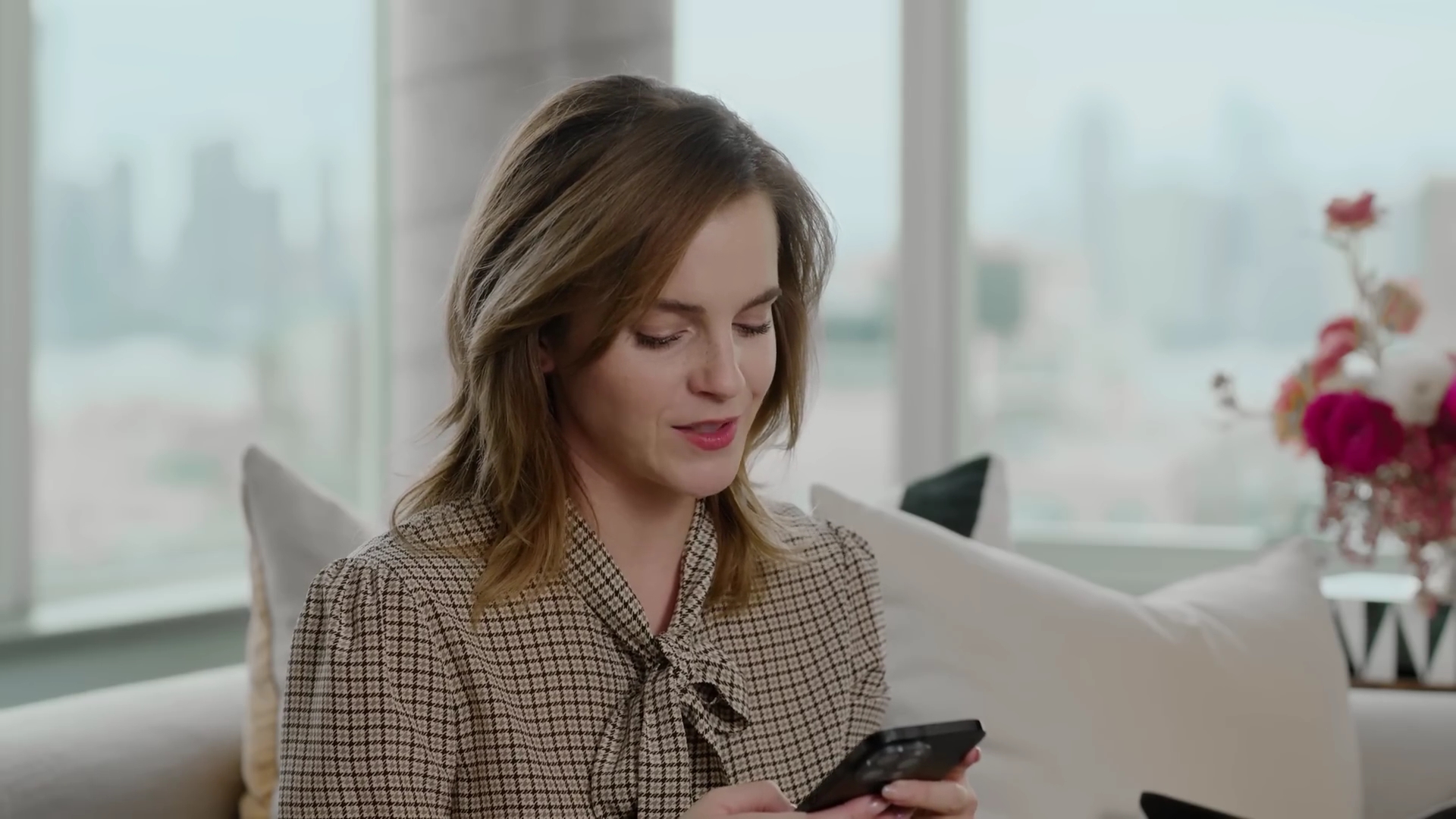 EmmaWatsonFan-dot-nl-2023Vouge-InsideEmmasPradaBackpack0401.jpg EmmaWatsonFan-dot-nl-2023Vouge-InsideEmmasPradaBackpack0401.jpg