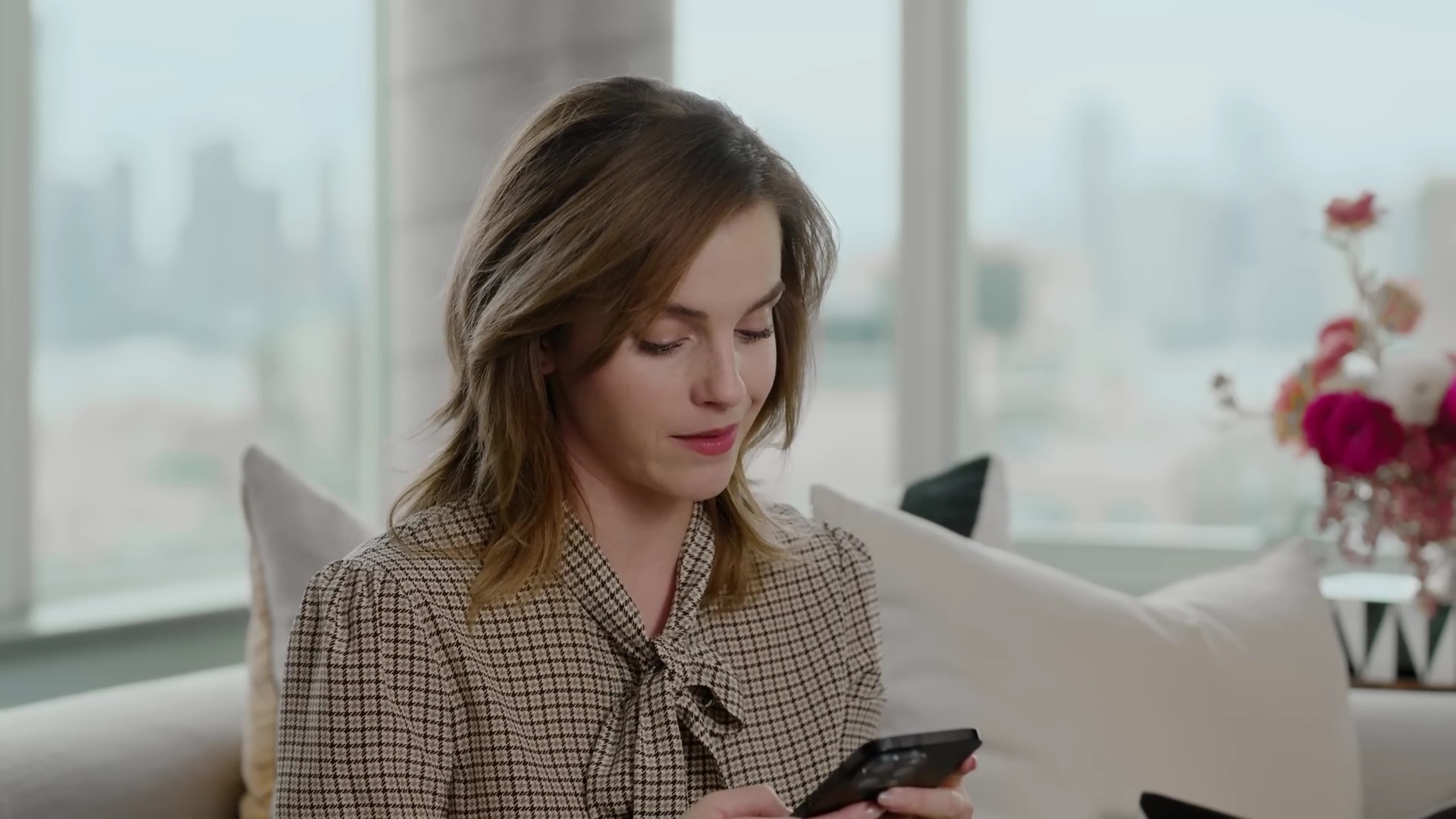 EmmaWatsonFan-dot-nl-2023Vouge-InsideEmmasPradaBackpack0403.jpg EmmaWatsonFan-dot-nl-2023Vouge-InsideEmmasPradaBackpack0403.jpg