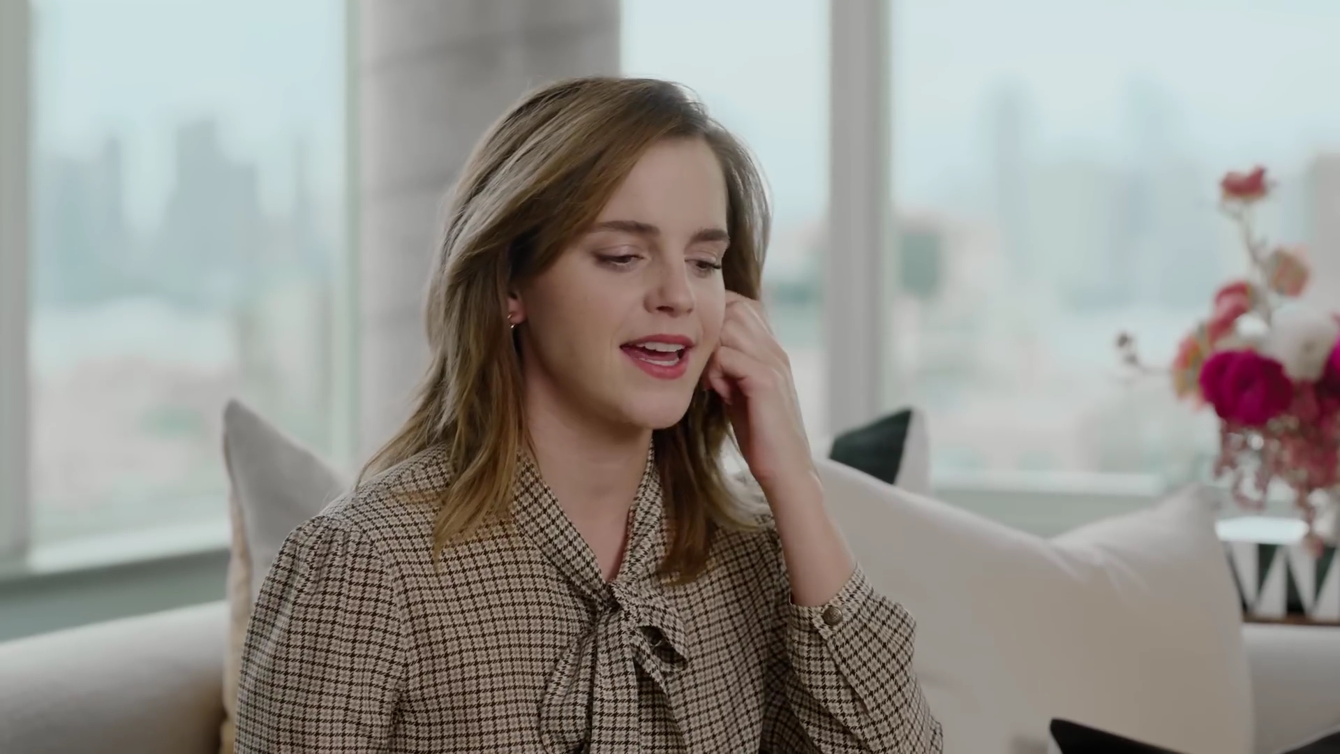 EmmaWatsonFan-dot-nl-2023Vouge-InsideEmmasPradaBackpack0417.jpg EmmaWatsonFan-dot-nl-2023Vouge-InsideEmmasPradaBackpack0417.jpg