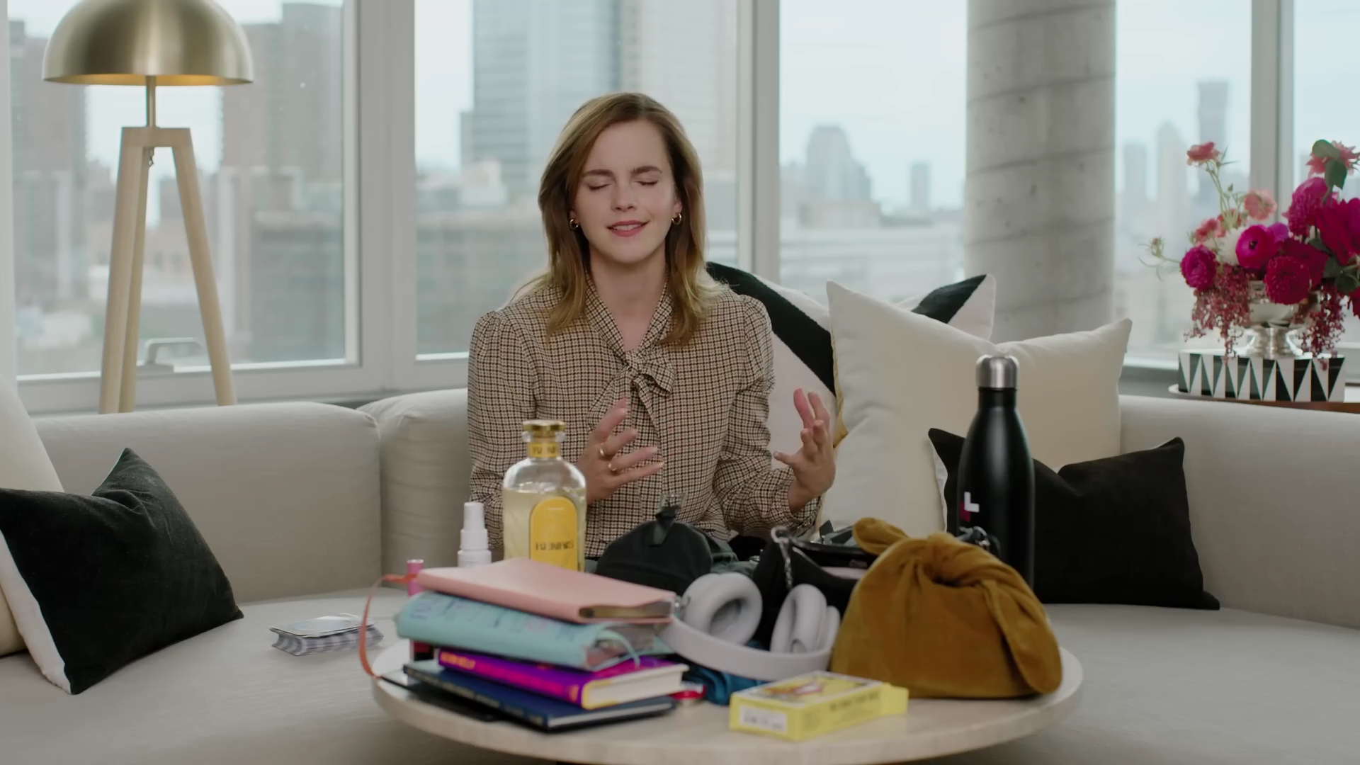 EmmaWatsonFan-dot-nl-2023Vouge-InsideEmmasPradaBackpack0420.jpg EmmaWatsonFan-dot-nl-2023Vouge-InsideEmmasPradaBackpack0420.jpg