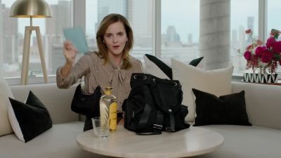 EmmaWatsonFan-dot-nl-2023Vouge-InsideEmmasPradaBackpack0046.jpg