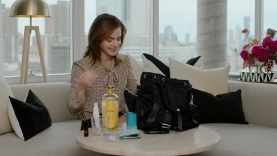 EmmaWatsonFan-dot-nl-2023Vouge-InsideEmmasPradaBackpack0088.jpg