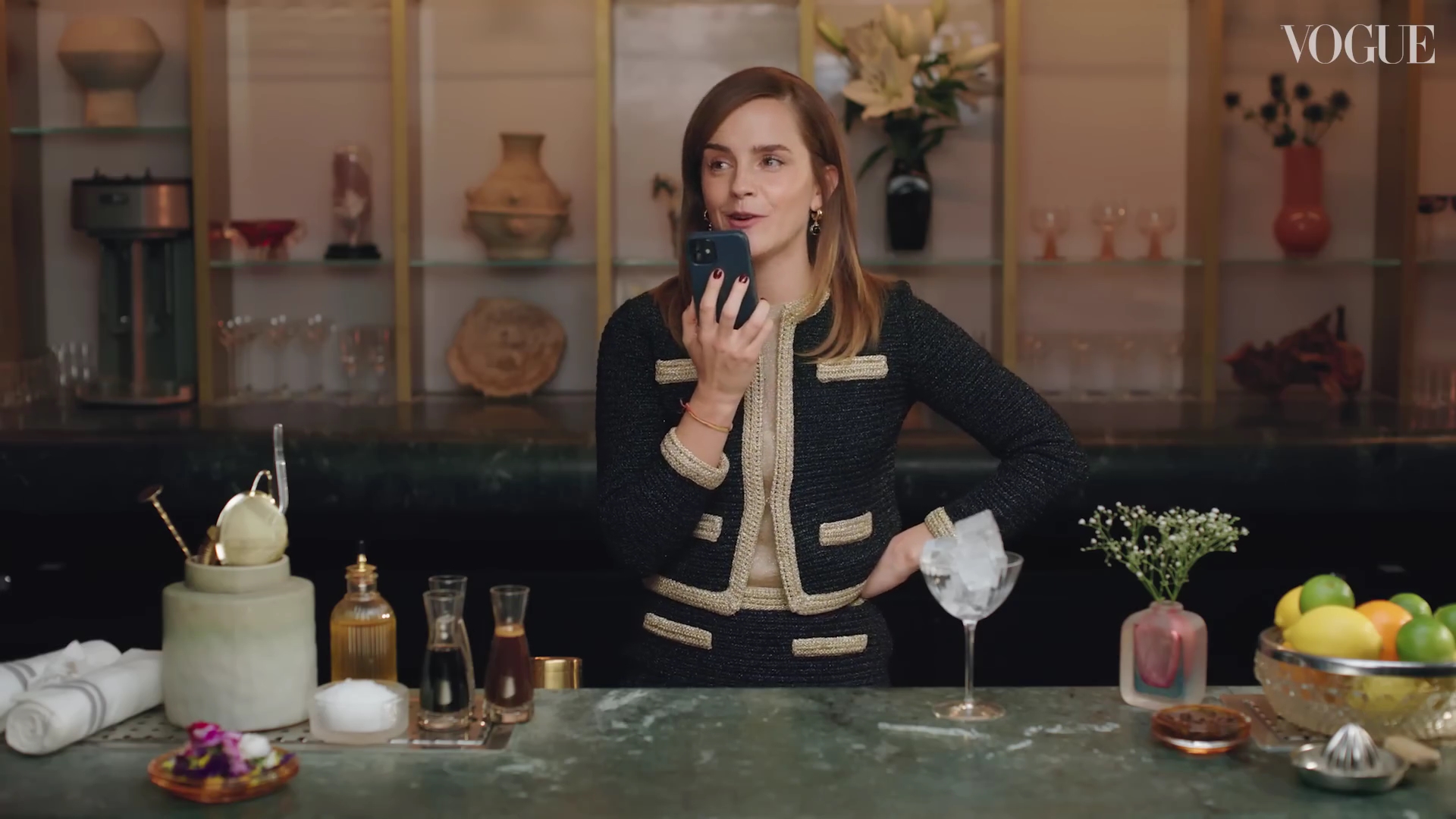 EmmaWatsonFan-dot-nl-2023VougeUK-MakingCocktails0015.jpg