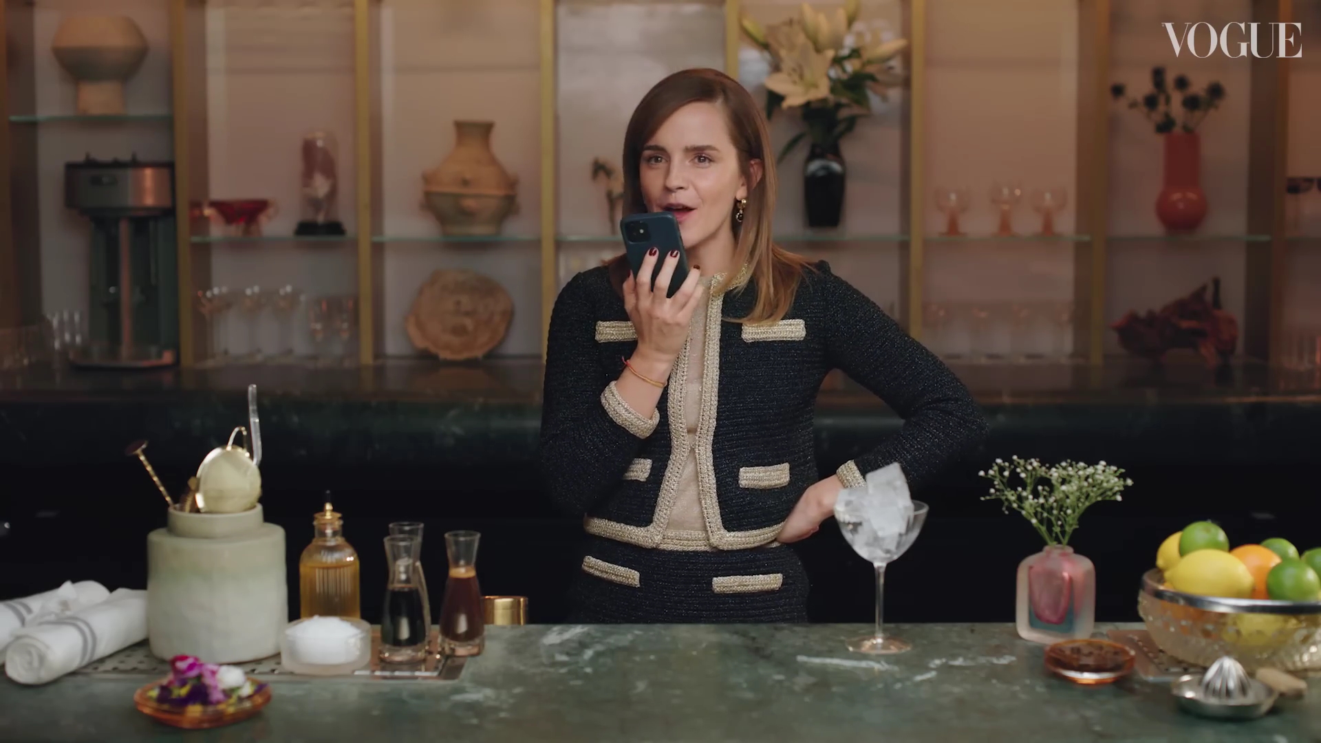 EmmaWatsonFan-dot-nl-2023VougeUK-MakingCocktails0022.jpg
