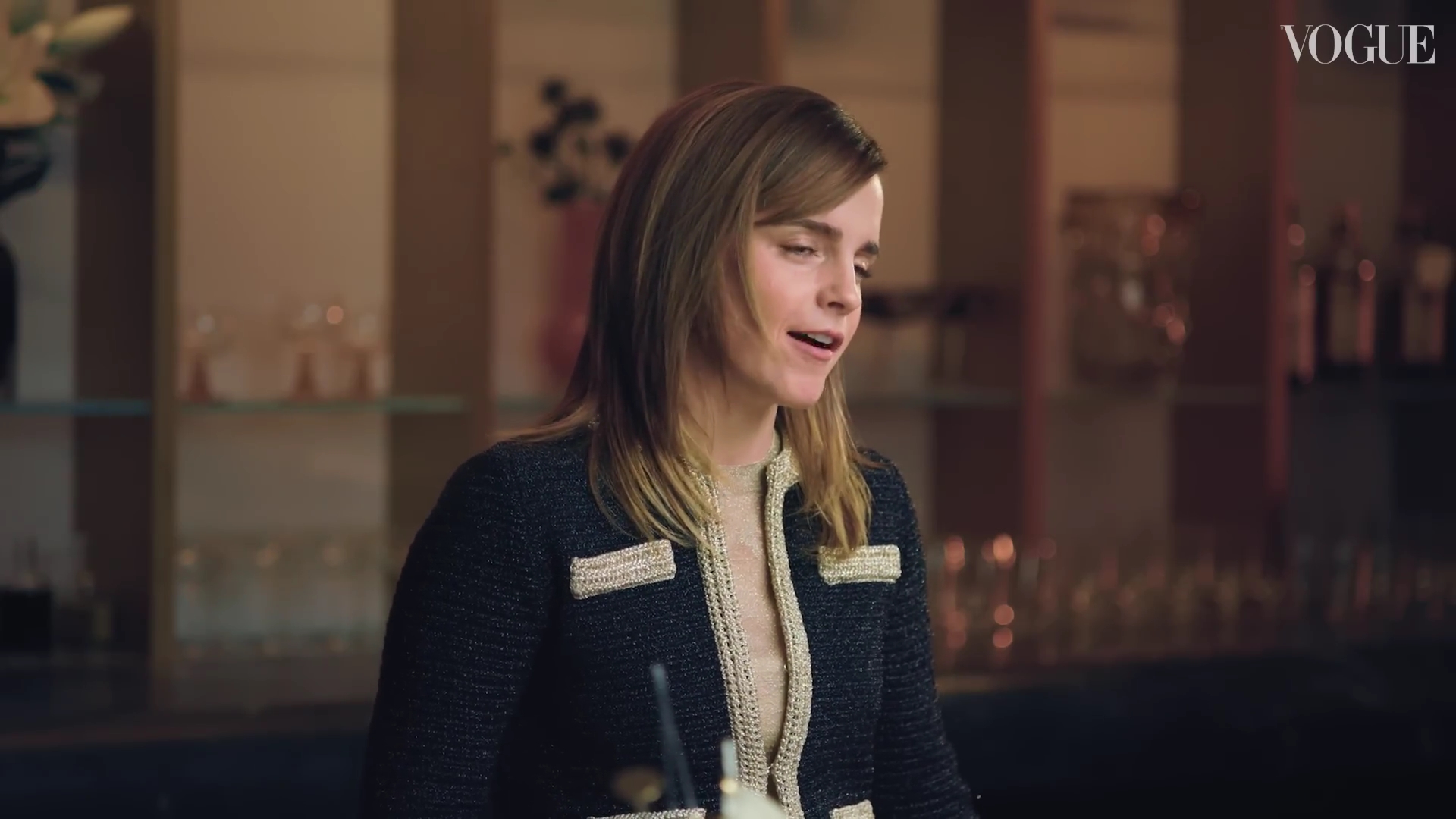 EmmaWatsonFan-dot-nl-2023VougeUK-MakingCocktails0037.jpg