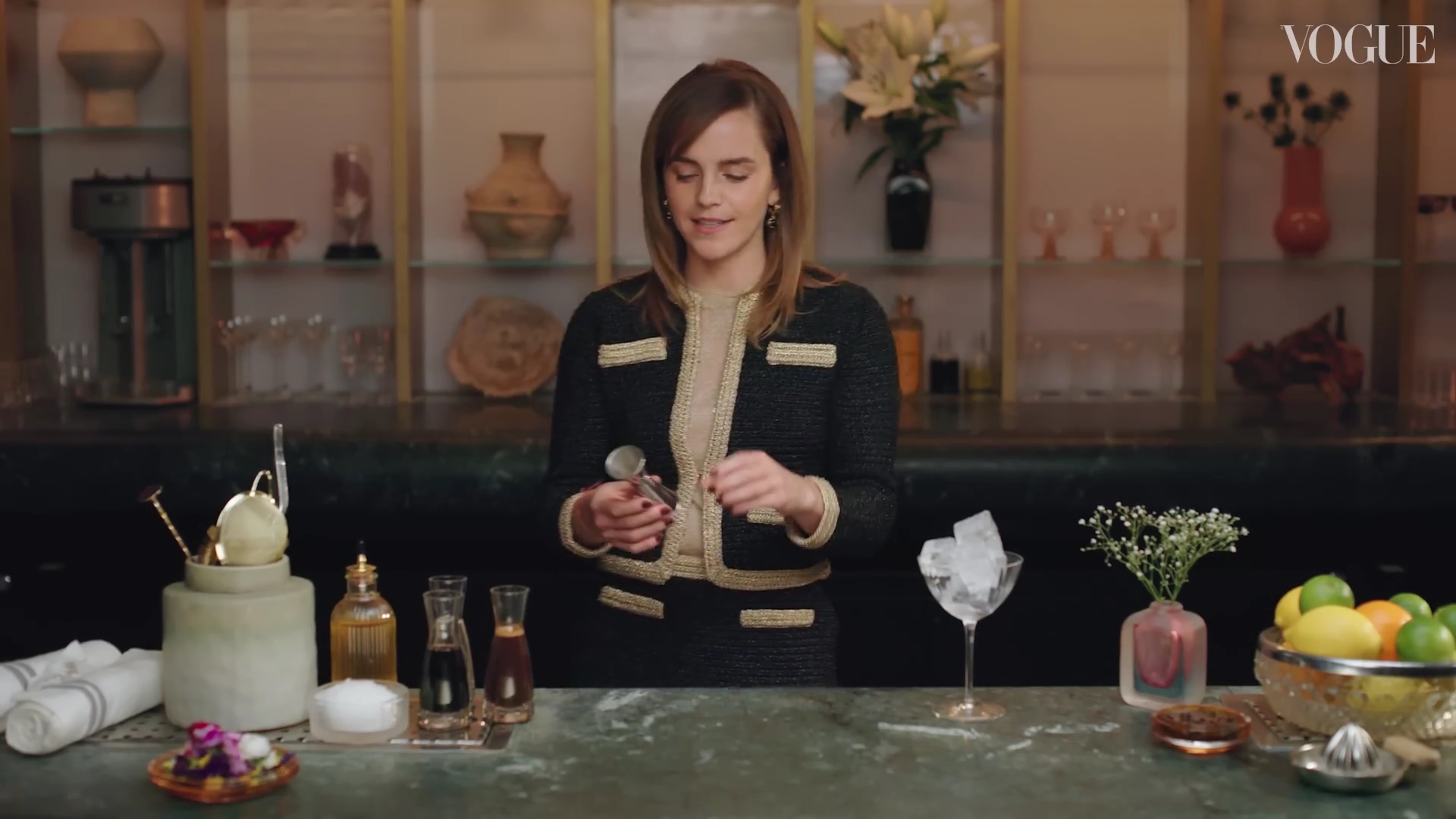 EmmaWatsonFan-dot-nl-2023VougeUK-MakingCocktails0063.jpg