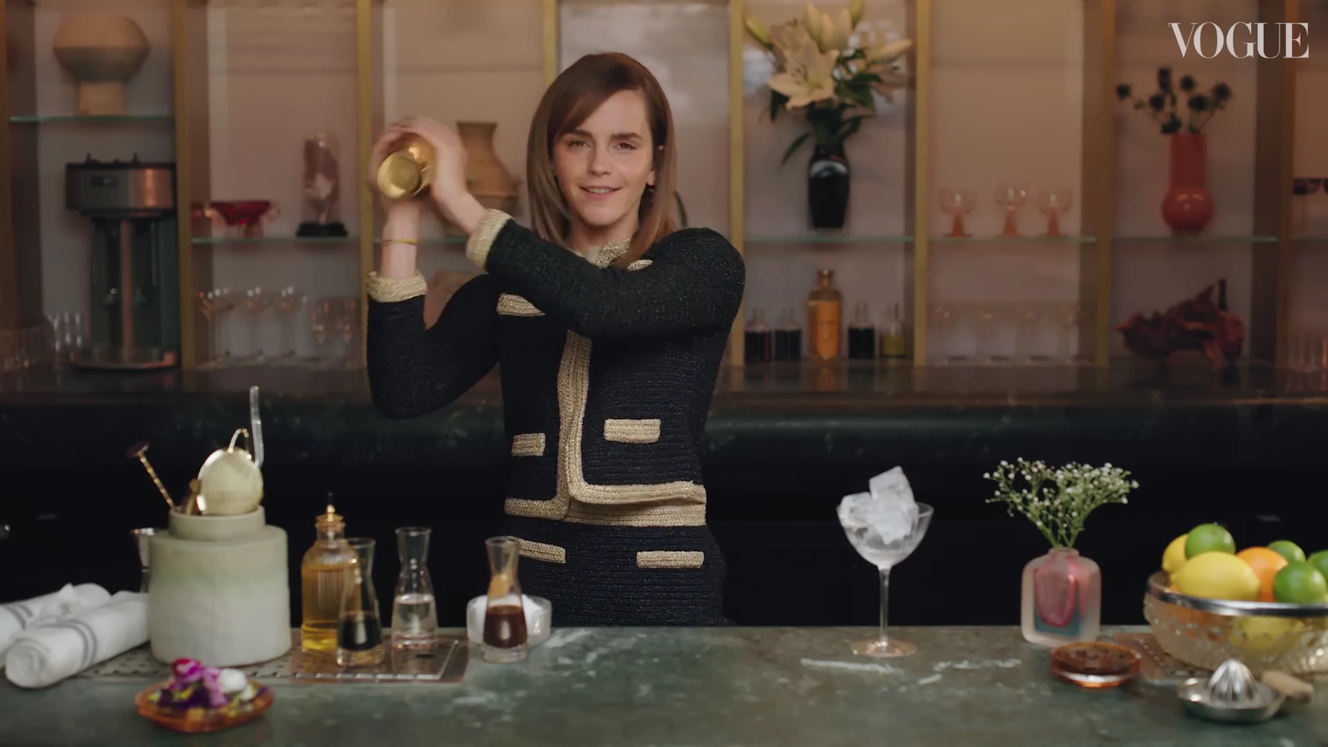 EmmaWatsonFan-dot-nl-2023VougeUK-MakingCocktails0105.jpg
