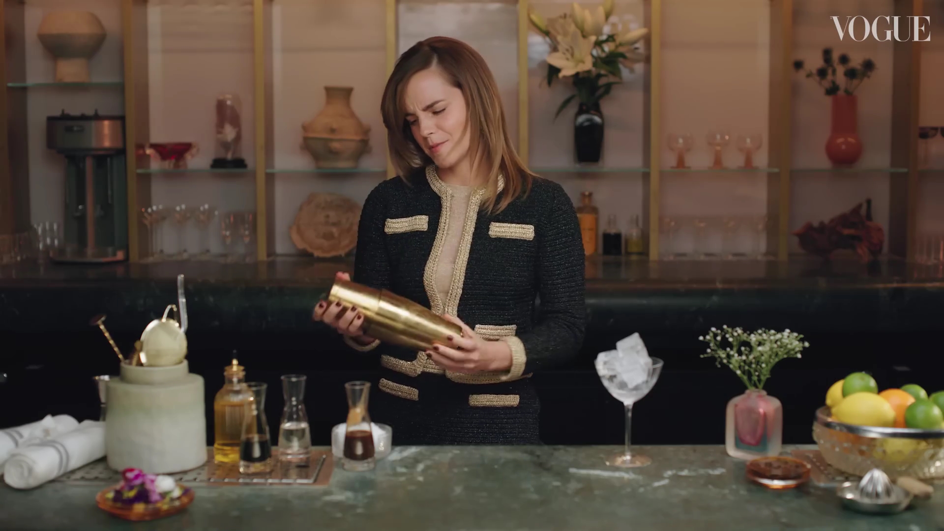EmmaWatsonFan-dot-nl-2023VougeUK-MakingCocktails0112.jpg