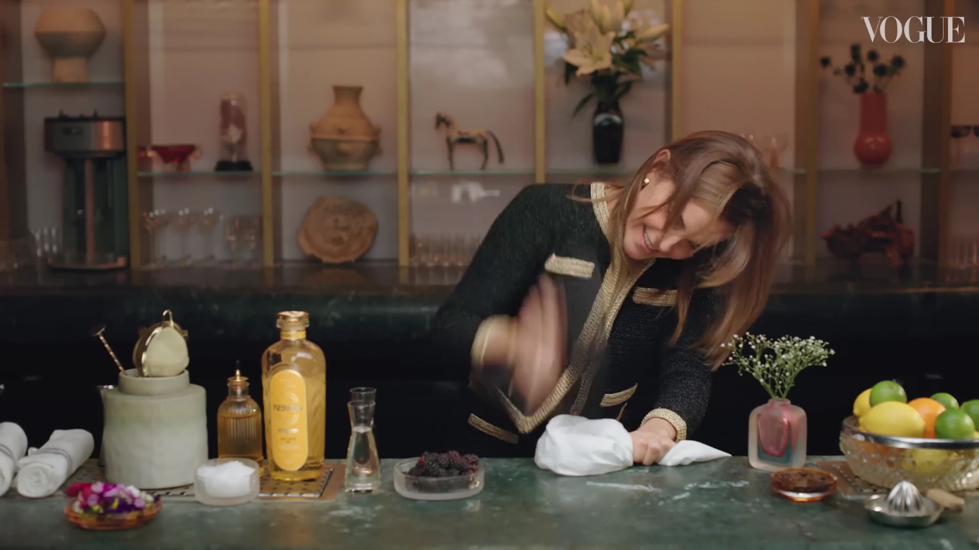 EmmaWatsonFan-dot-nl-2023VougeUK-MakingCocktails0161.jpg