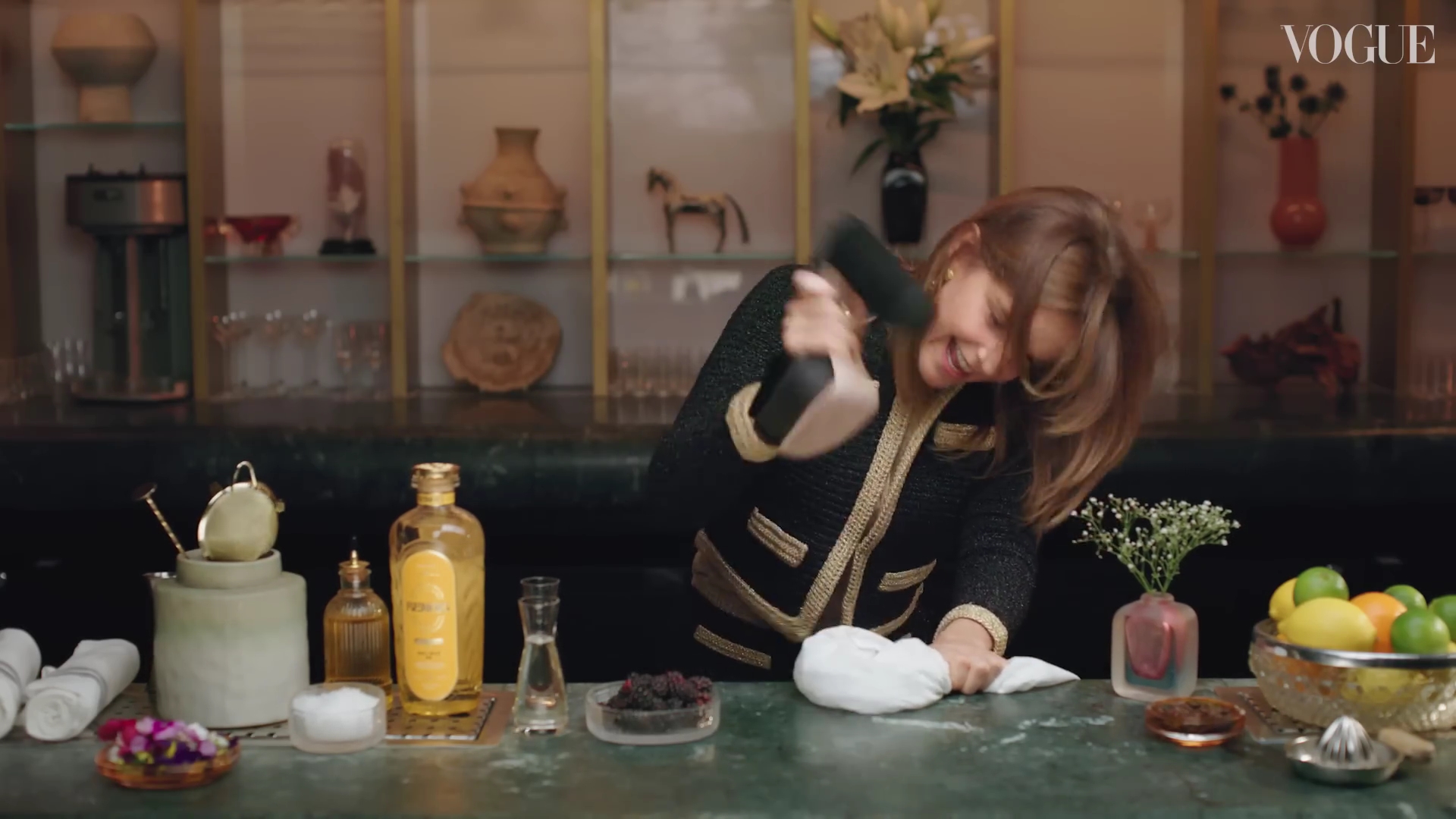 EmmaWatsonFan-dot-nl-2023VougeUK-MakingCocktails0163.jpg