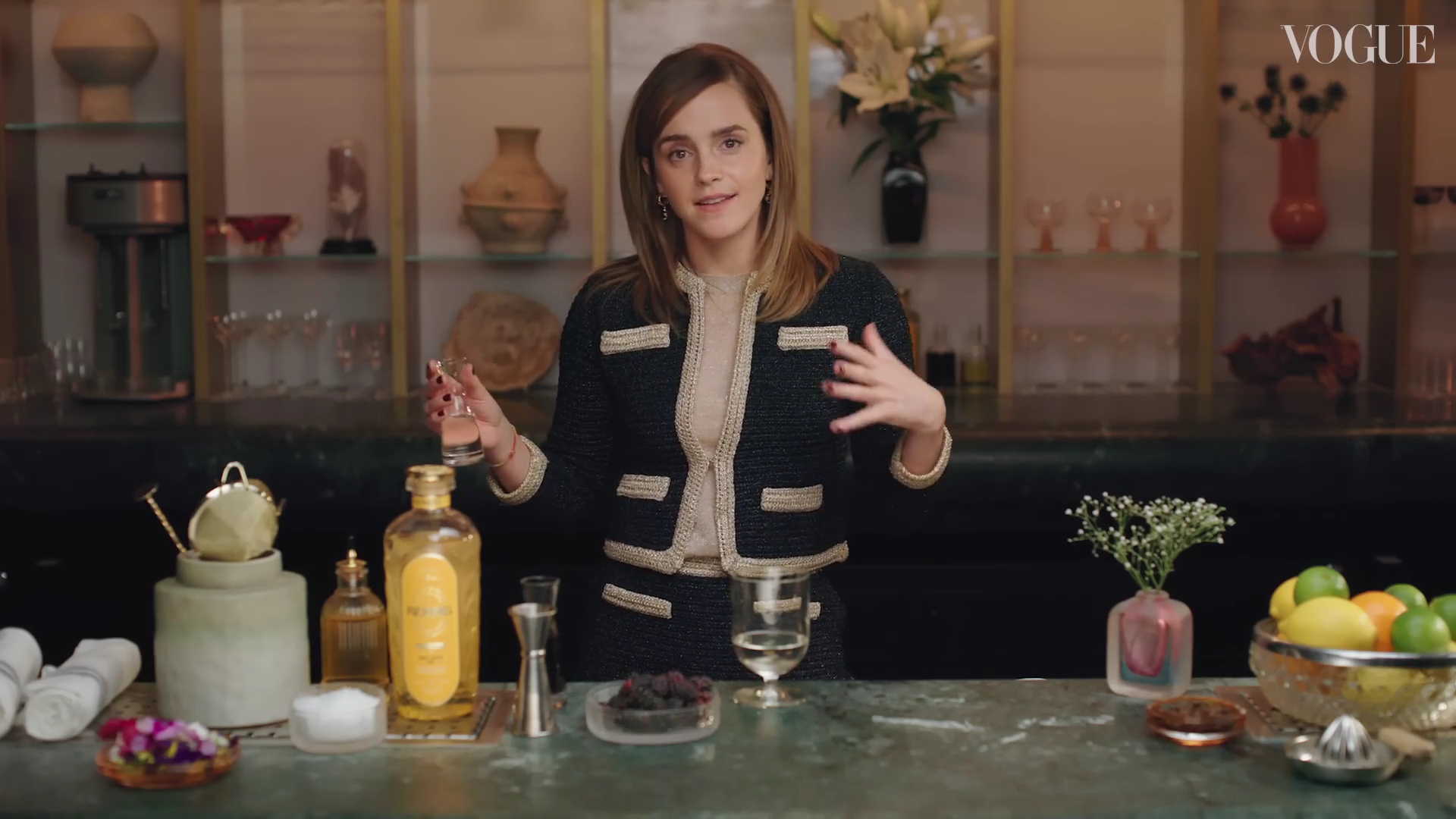 EmmaWatsonFan-dot-nl-2023VougeUK-MakingCocktails0203.jpg